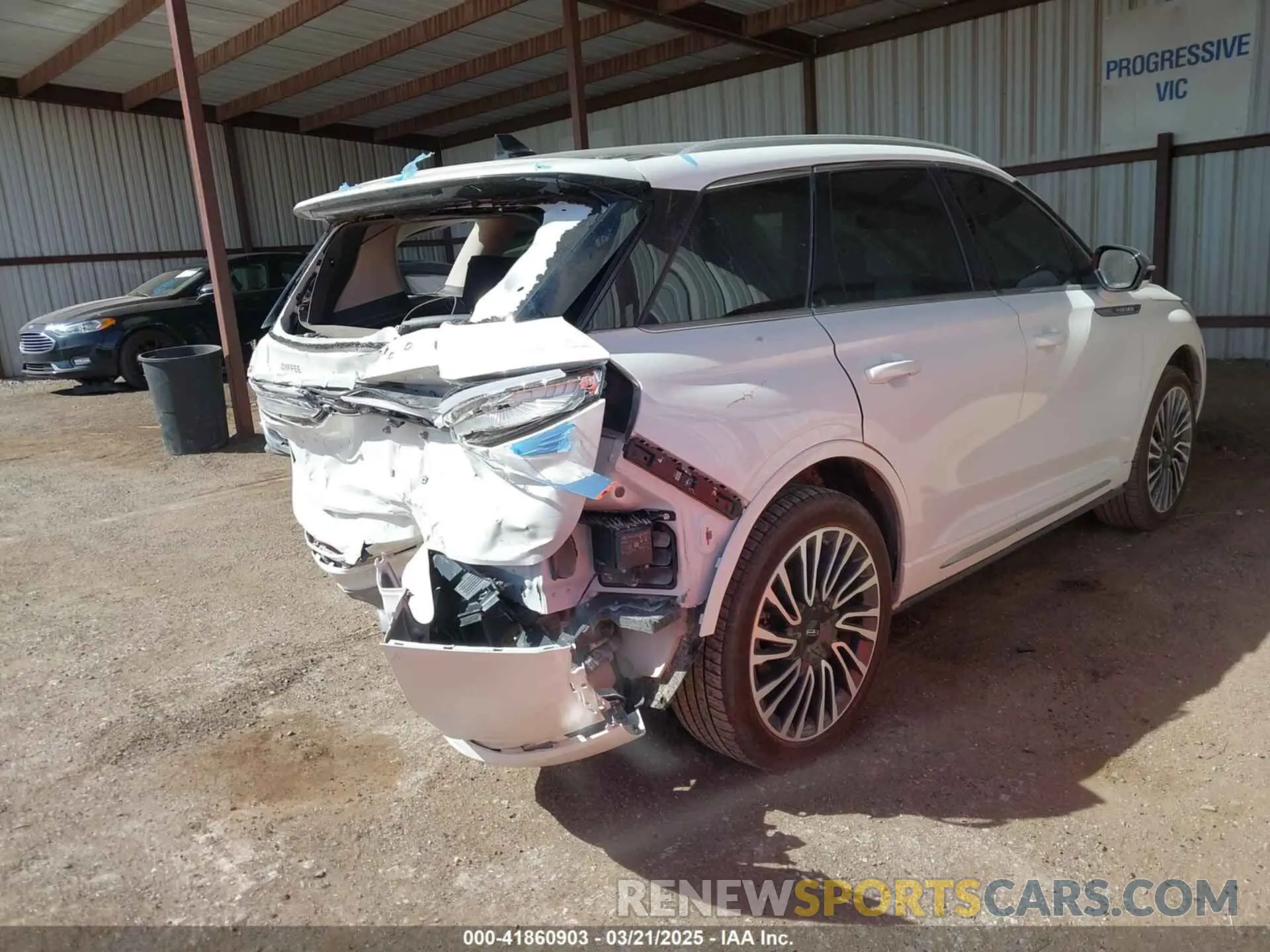 4 Photograph of a damaged car 5LMCJ2DHXMUL21251 LINCOLN CORSAIR 2021