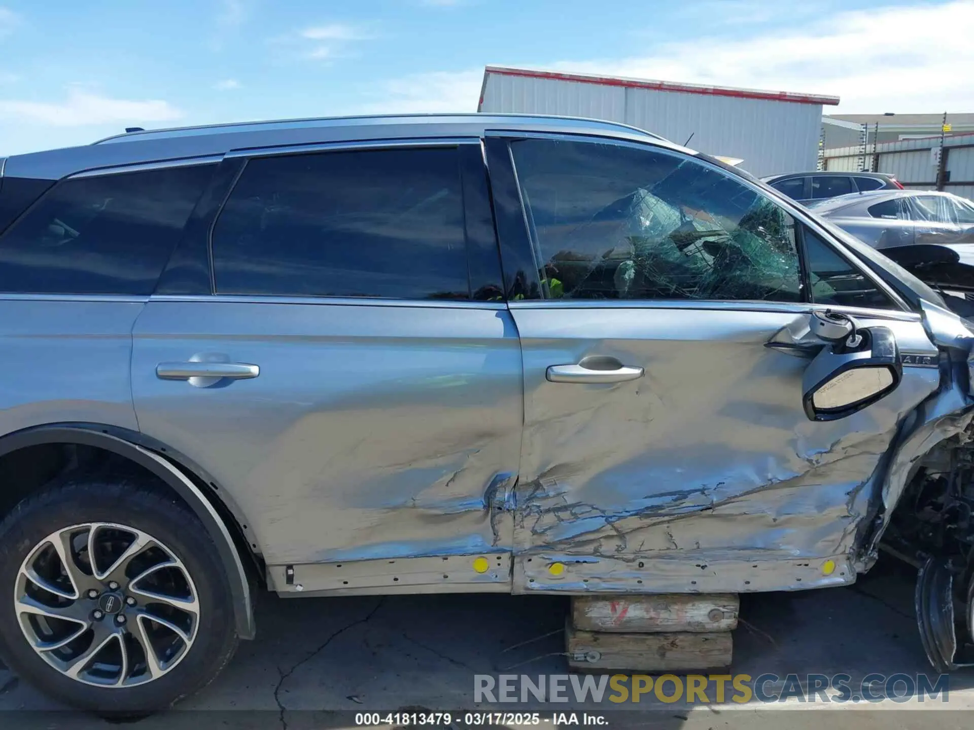 14 Photograph of a damaged car 5LMCJ1C92NUL34355 LINCOLN CORSAIR 2022