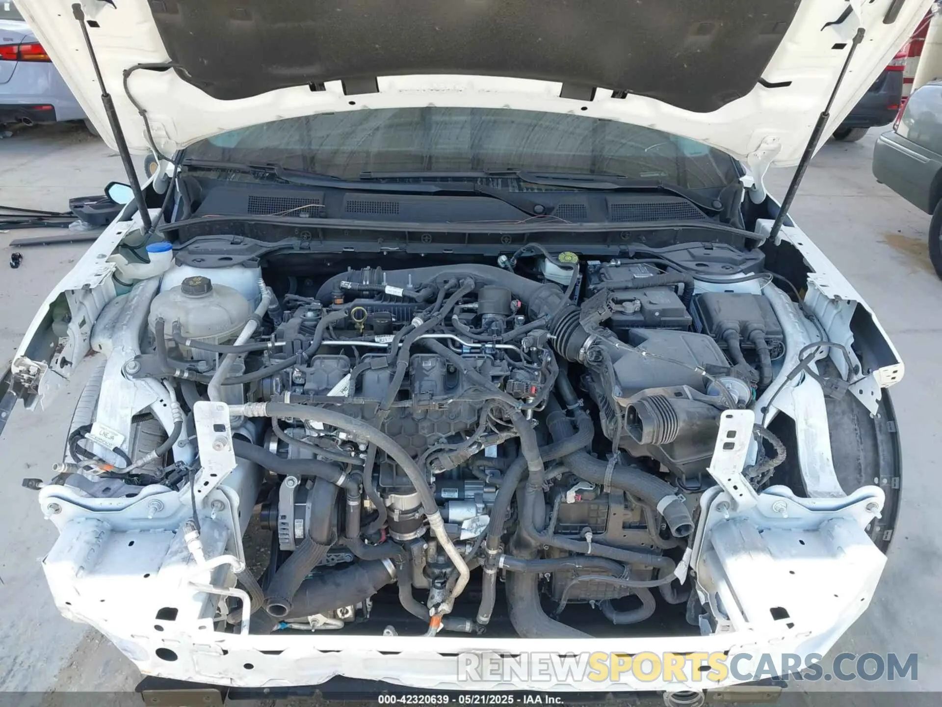 10 Photograph of a damaged car 5LMCJ1C97NUL08401 LINCOLN CORSAIR 2022