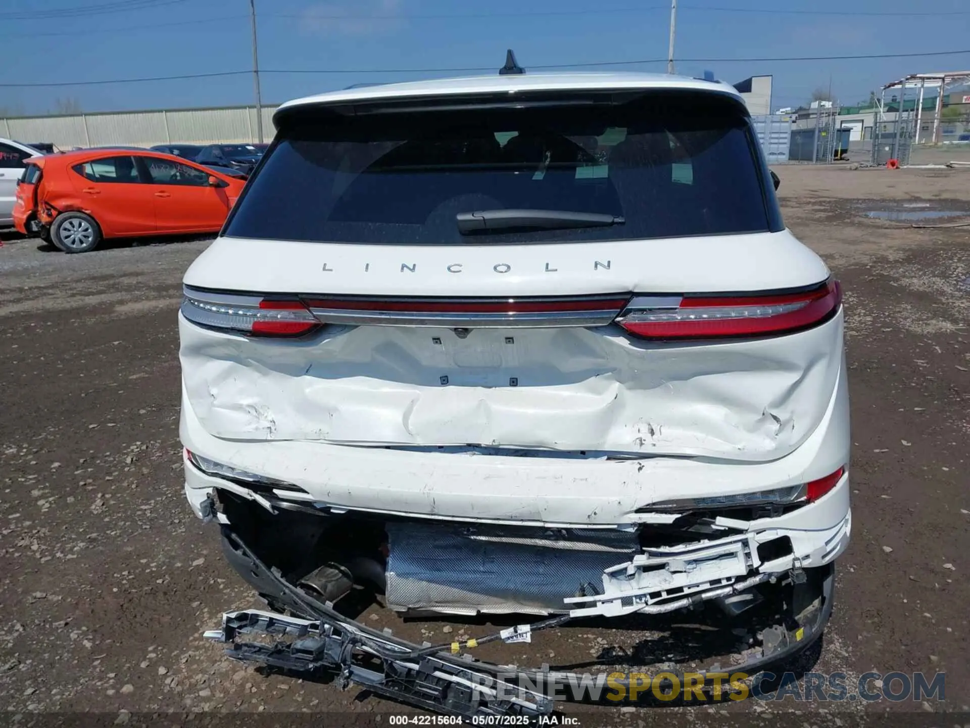 16 Photograph of a damaged car 5LMCJ1D96NUL23227 LINCOLN CORSAIR 2022