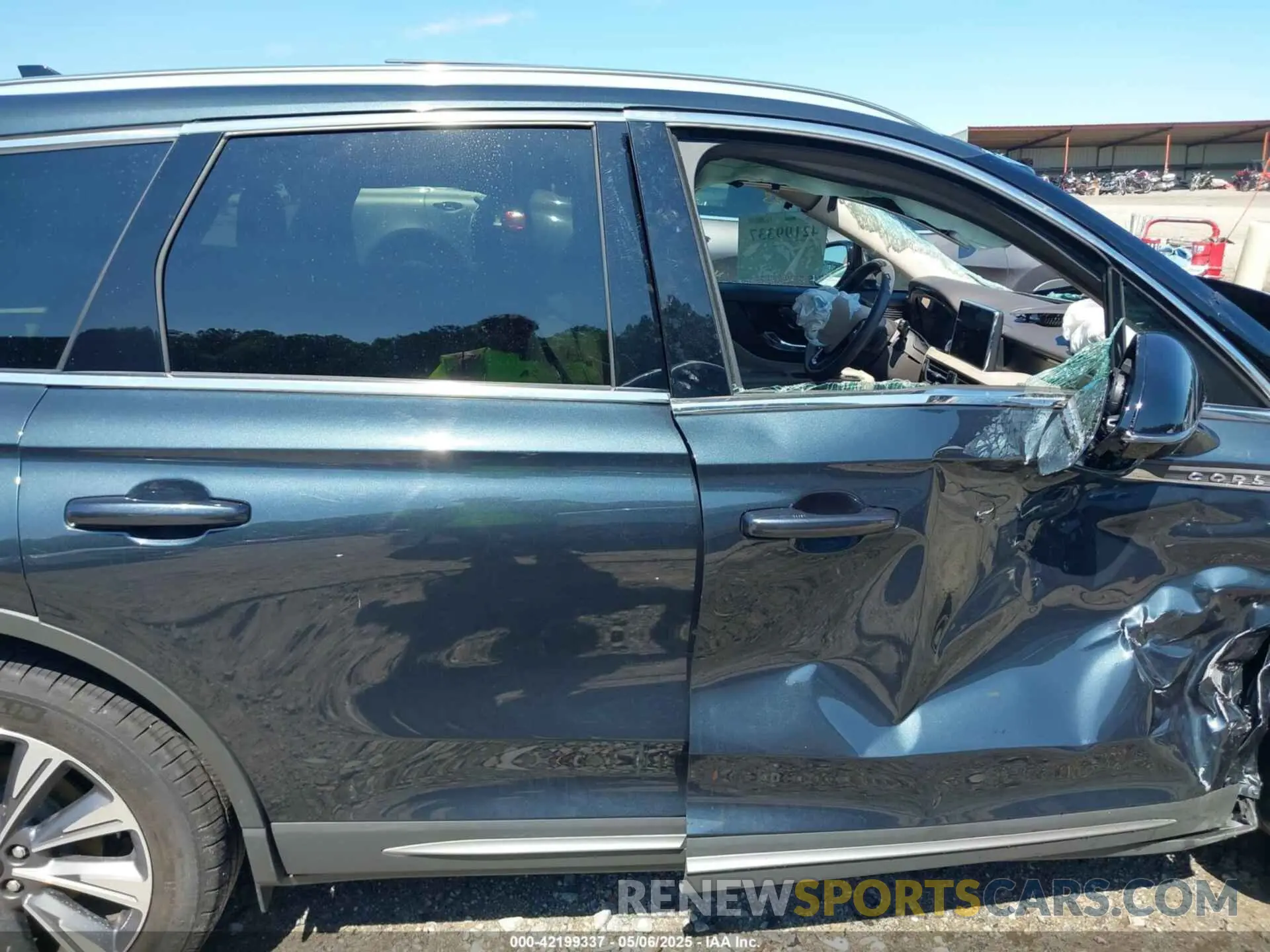 13 Photograph of a damaged car 5LMCJ2C90NUL06818 LINCOLN CORSAIR 2022