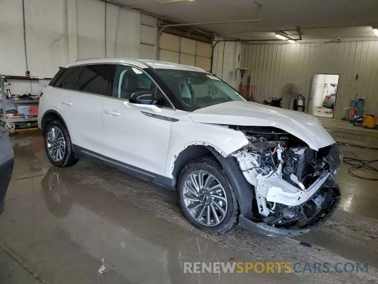 4 Photograph of a damaged car 5LMCJ2CA3RUL11365 LINCOLN CORSAIR 2024