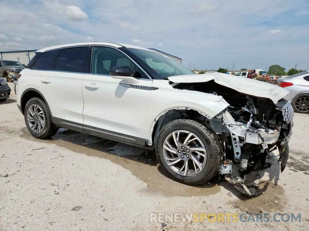 4 Photograph of a damaged car 5LMCJ1CA2SUL00535 LINCOLN CORSAIR PR 2025
