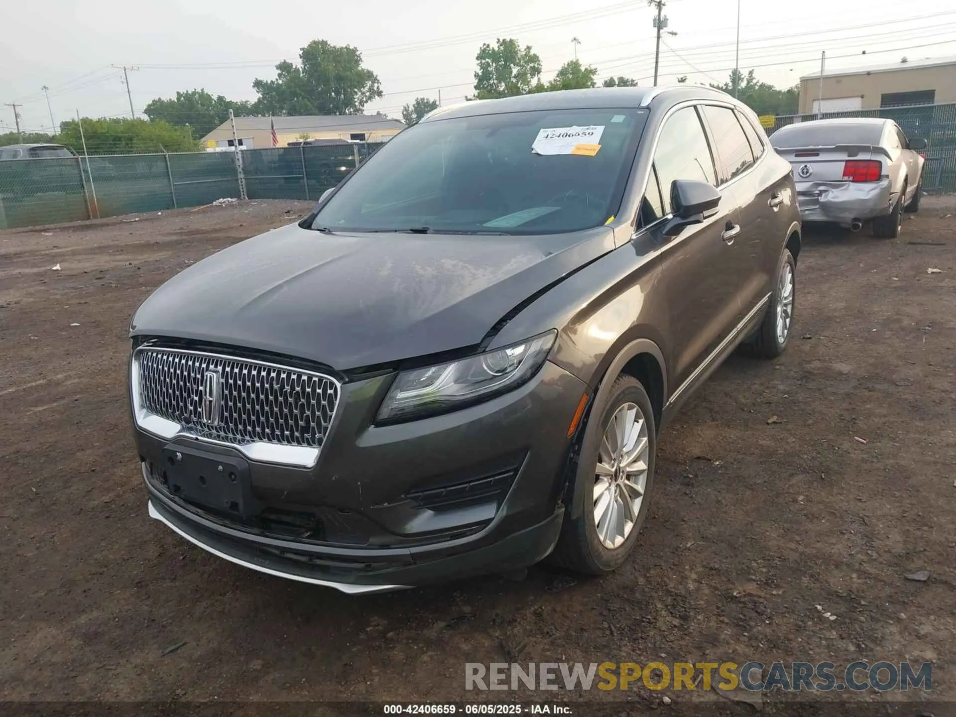 12 Photograph of a damaged car 5LMCJ1C9XKUL48497 LINCOLN MKC 2019
