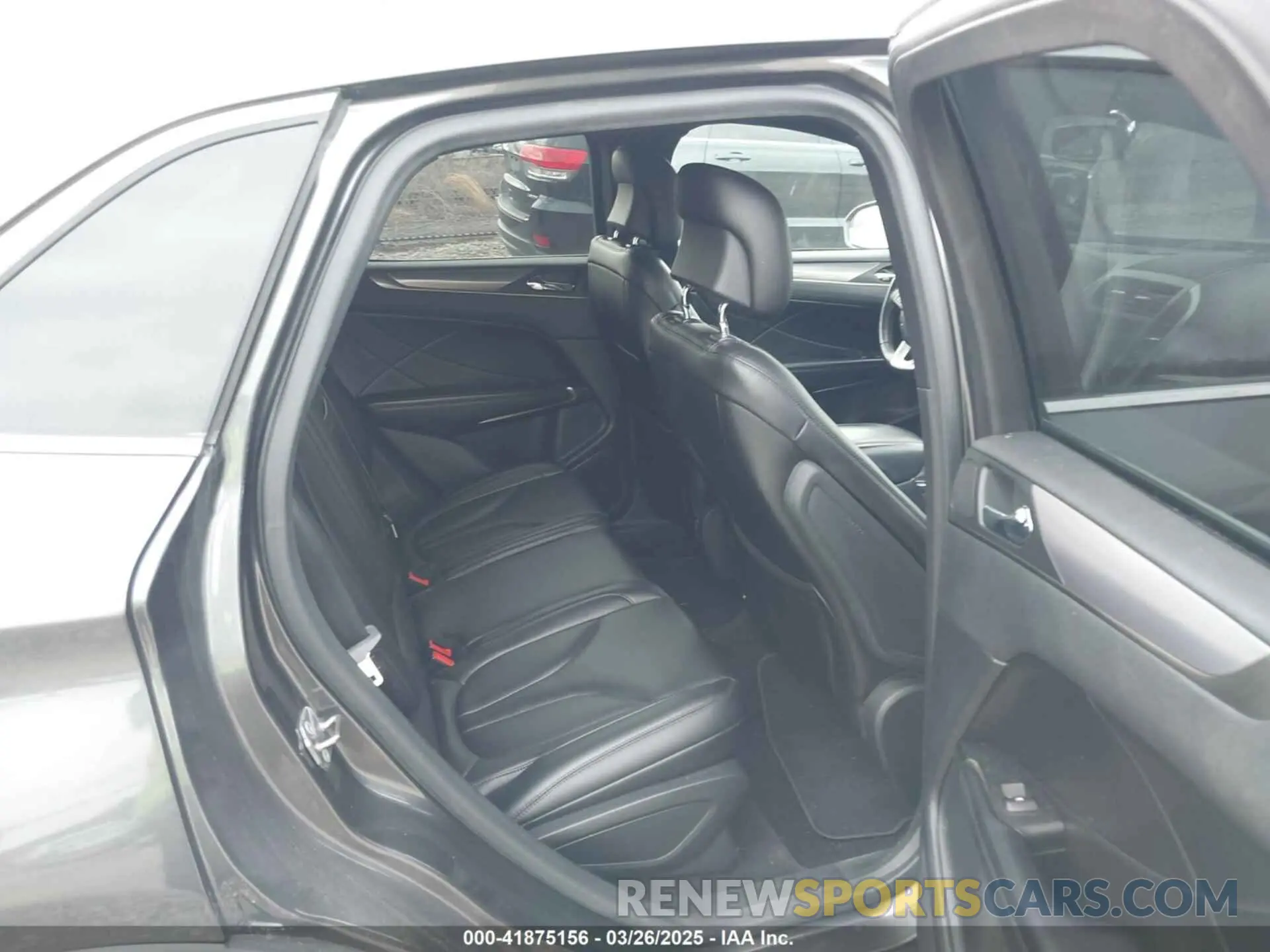 8 Фотография поврежденного автомобиля 5LMCJ1D92KUL08901 LINCOLN MKC 2019