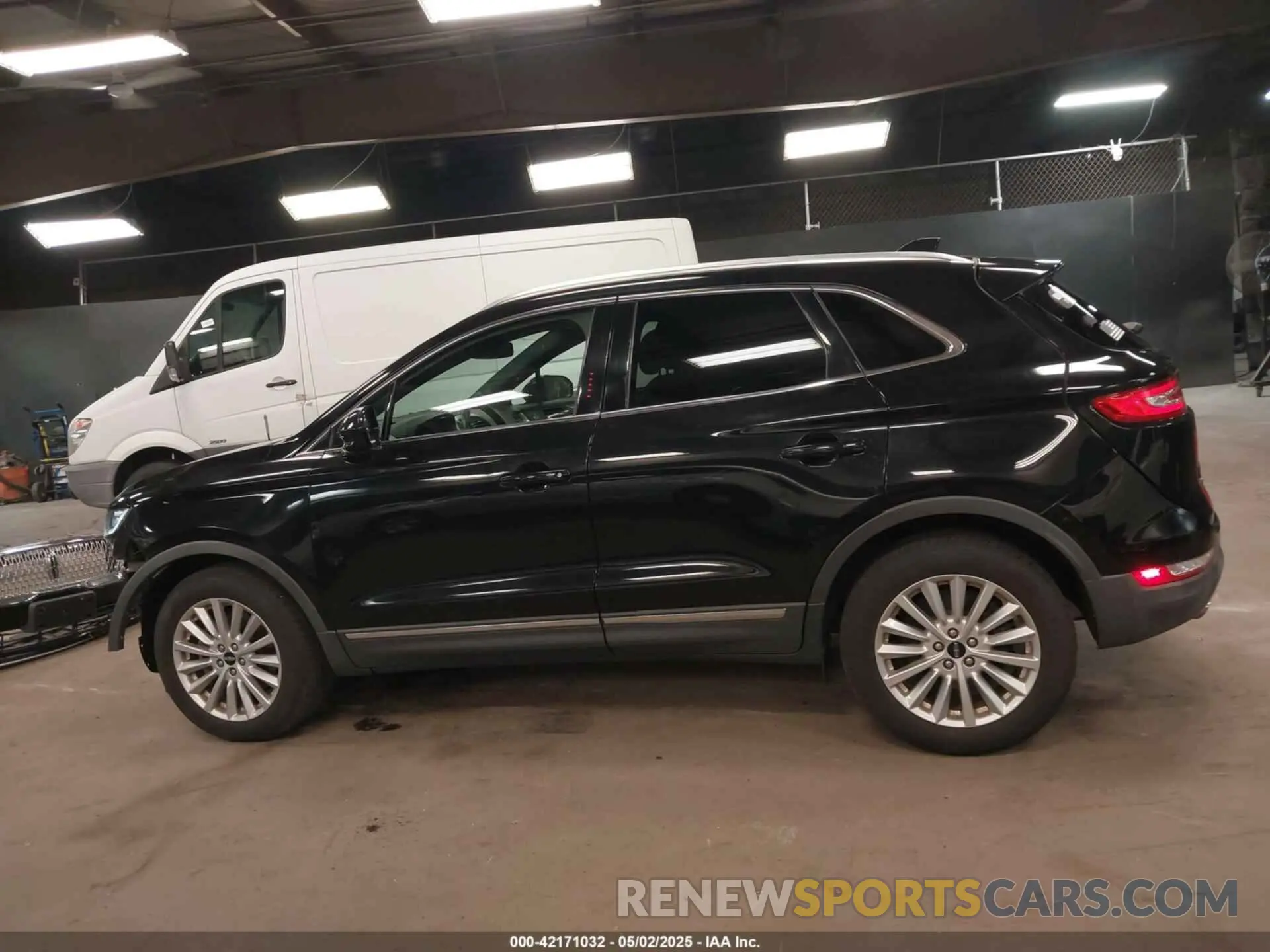 15 Photograph of a damaged car 5LMCJ1D95KUL17768 LINCOLN MKC 2019