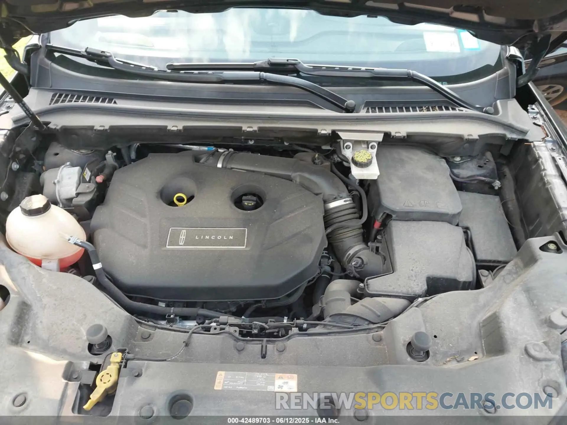 10 Photograph of a damaged car 5LMCJ1D96KUL49936 LINCOLN MKC 2019