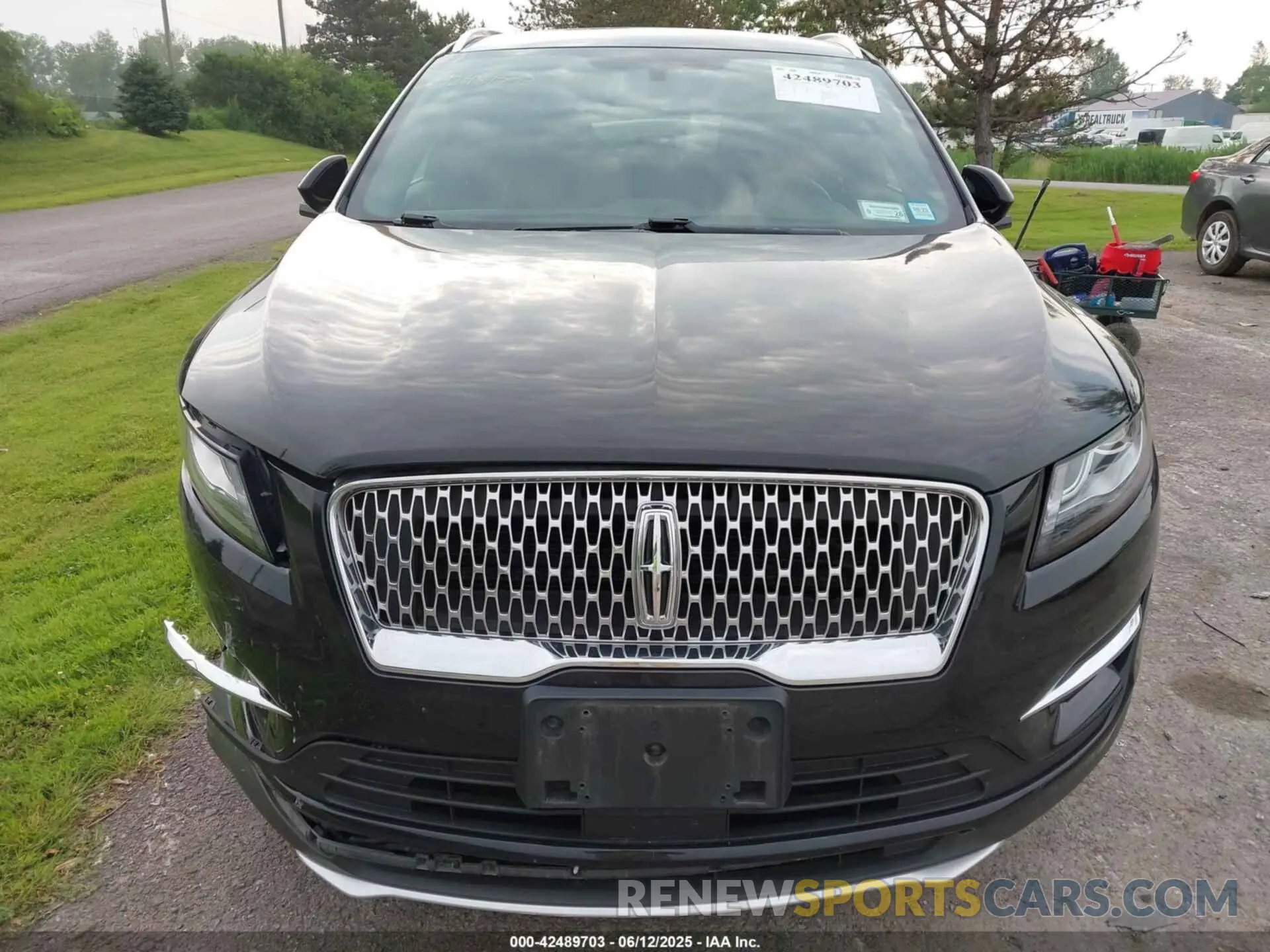 12 Photograph of a damaged car 5LMCJ1D96KUL49936 LINCOLN MKC 2019