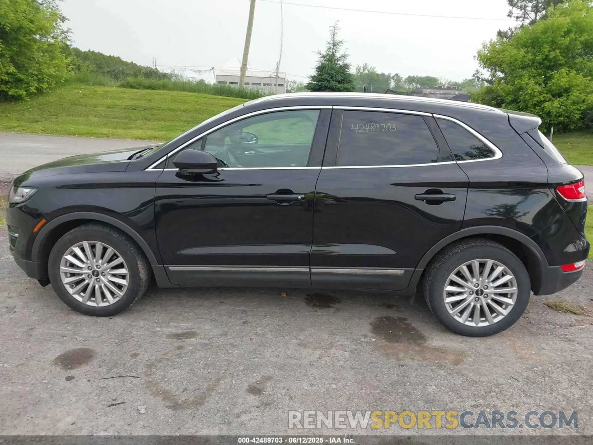 14 Photograph of a damaged car 5LMCJ1D96KUL49936 LINCOLN MKC 2019