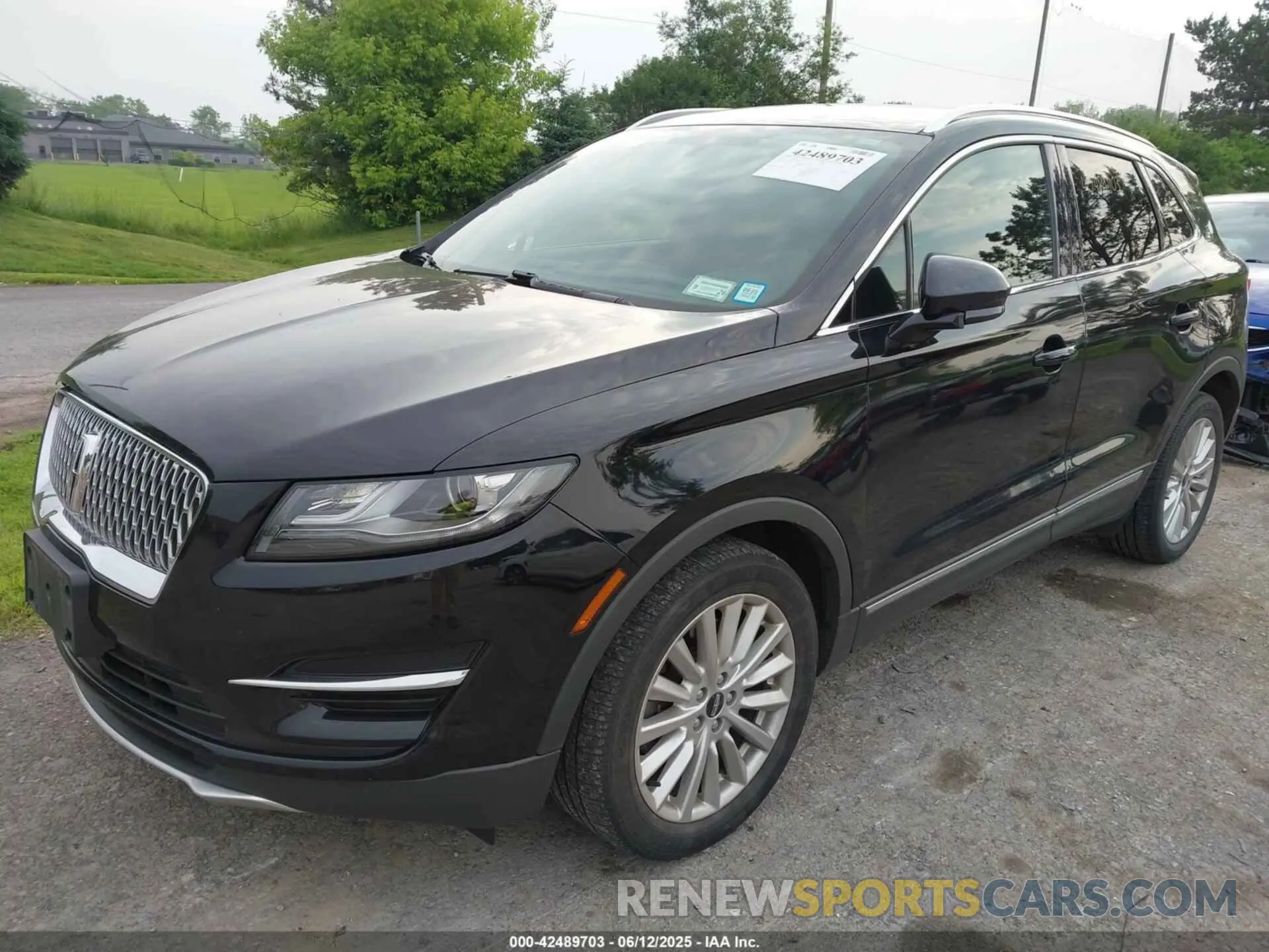 2 Photograph of a damaged car 5LMCJ1D96KUL49936 LINCOLN MKC 2019