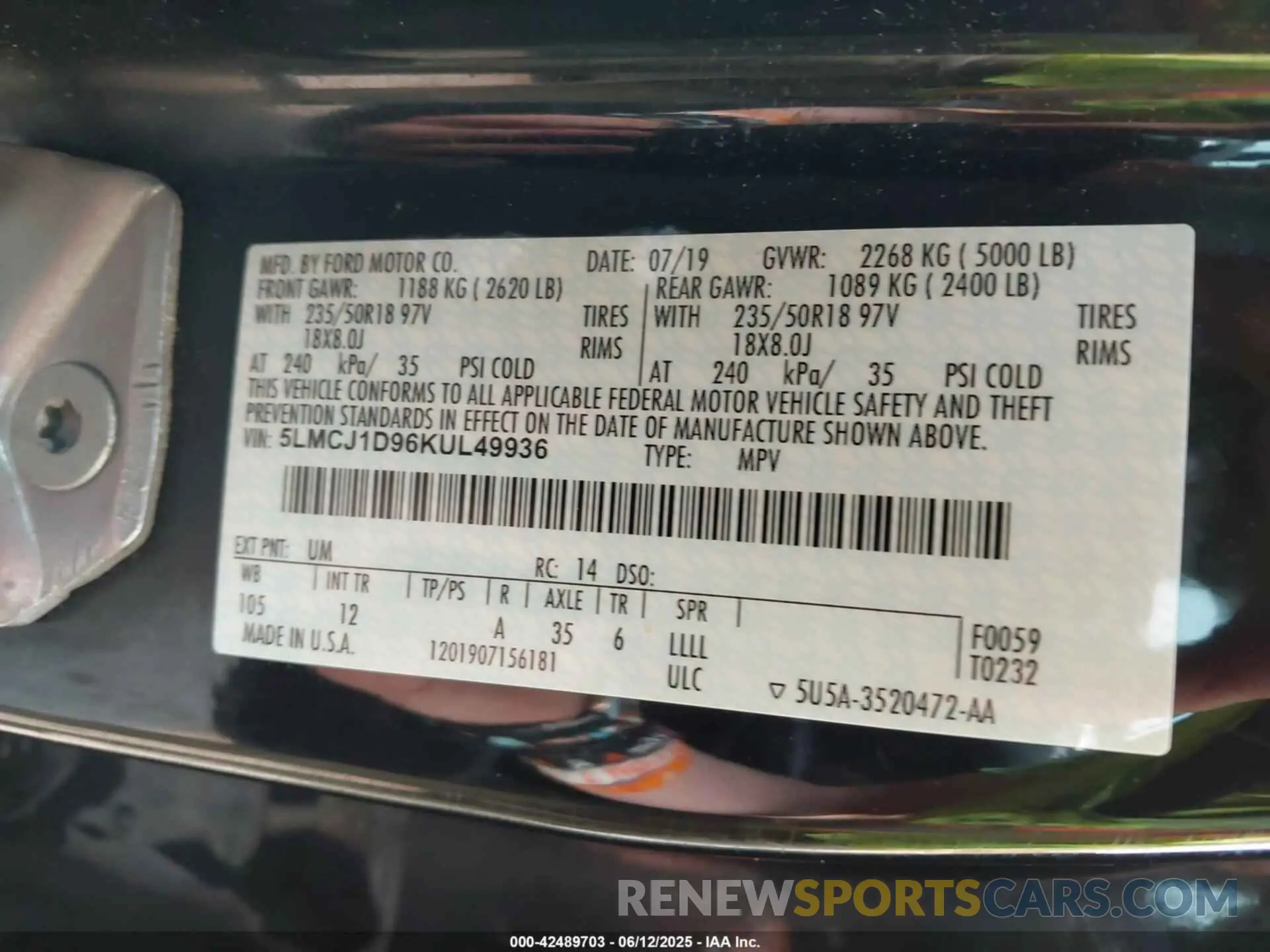 9 Photograph of a damaged car 5LMCJ1D96KUL49936 LINCOLN MKC 2019