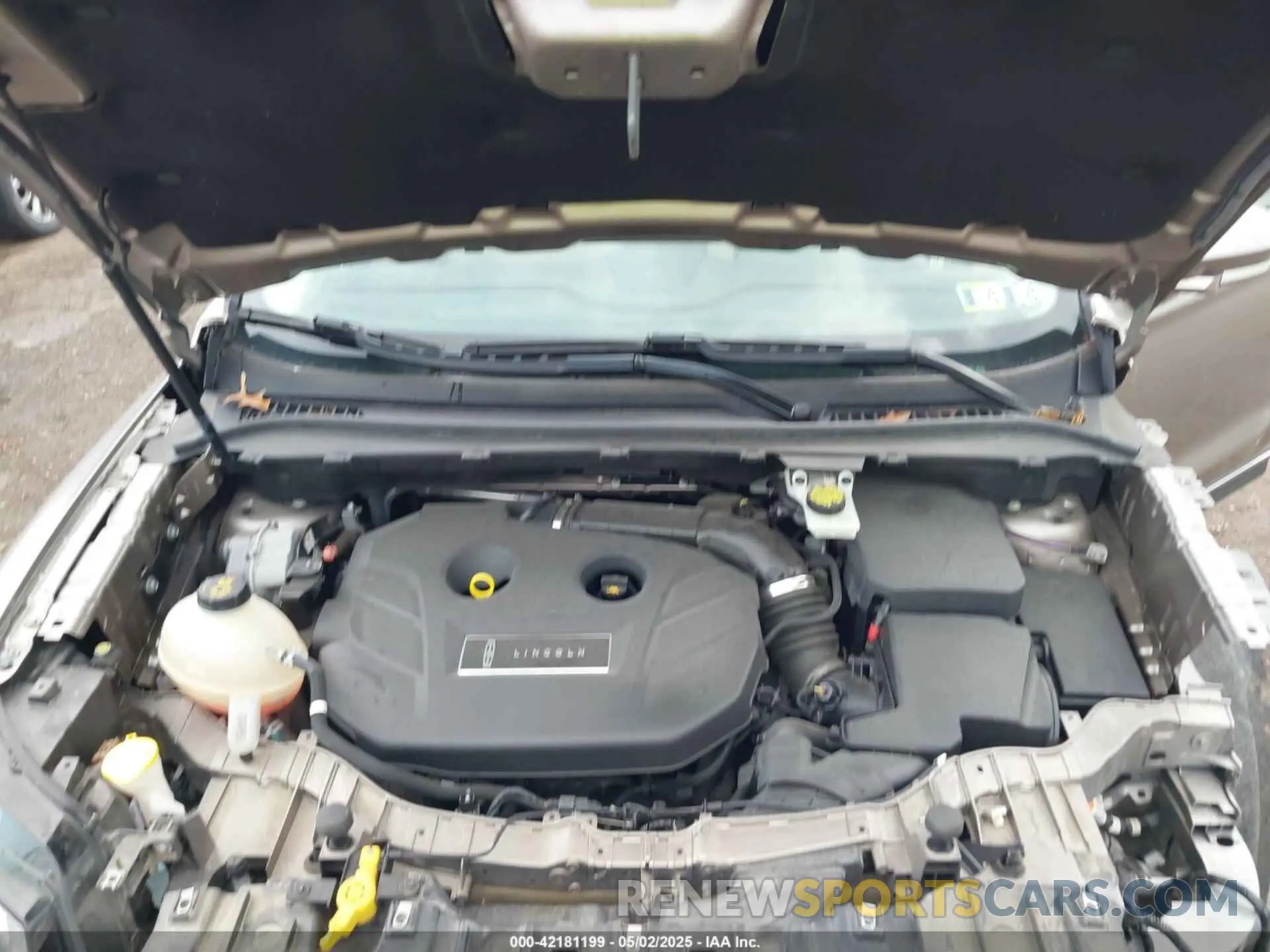 10 Photograph of a damaged car 5LMCJ1D97KUL39481 LINCOLN MKC 2019