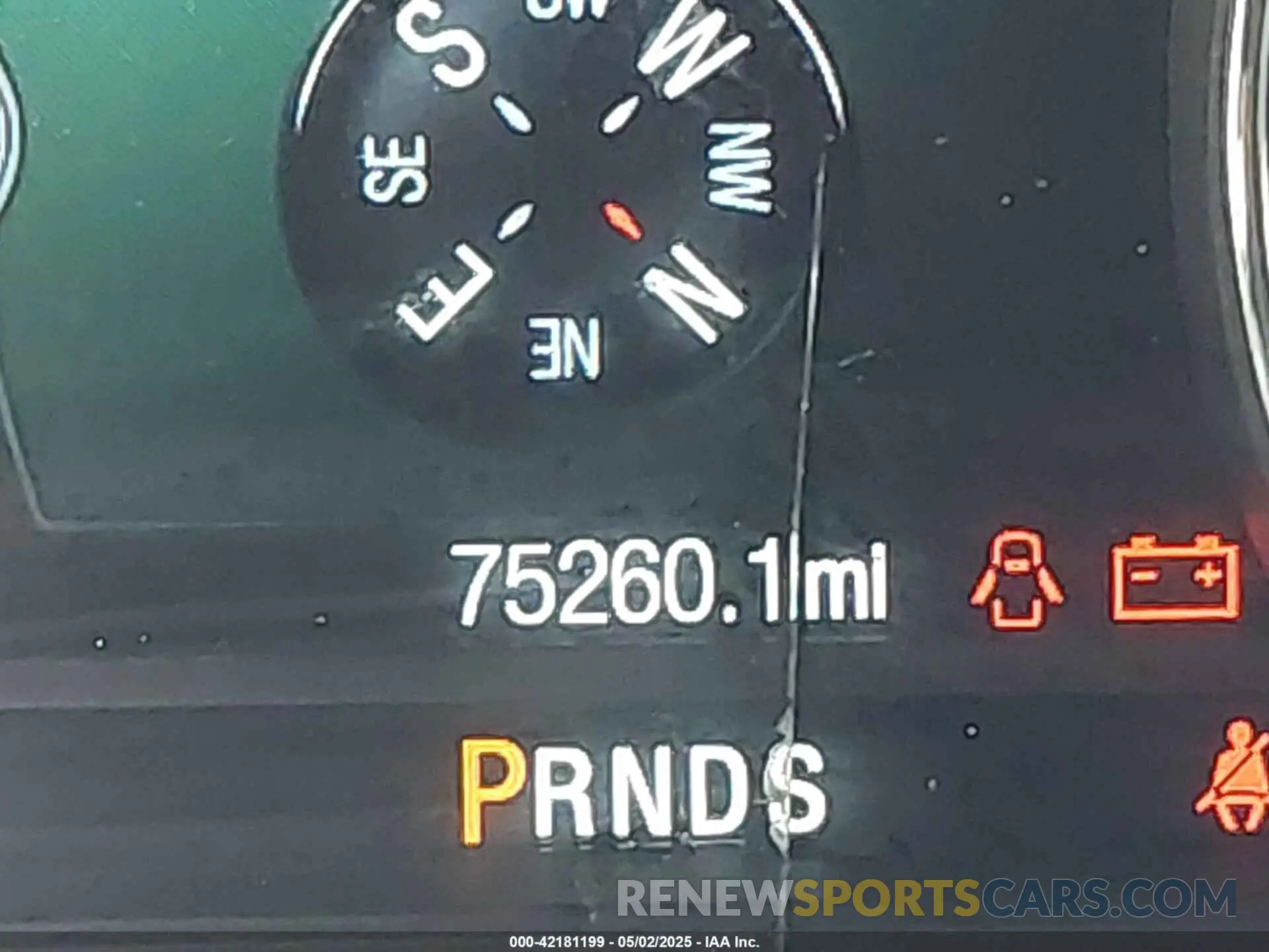 16 Photograph of a damaged car 5LMCJ1D97KUL39481 LINCOLN MKC 2019