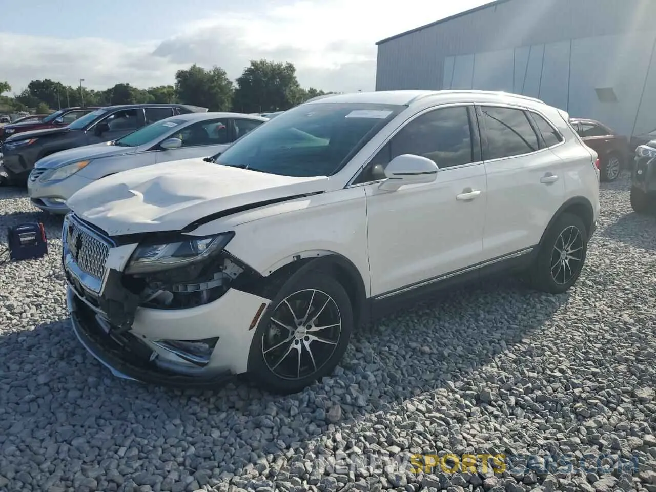 1 Photograph of a damaged car 5LMCJ2C90KUL20777 LINCOLN MKC 2019