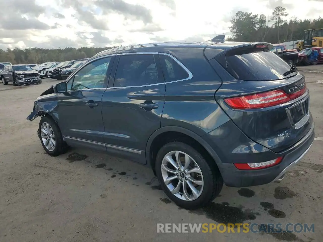 2 Photograph of a damaged car 5LMCJ2C93KUL52056 LINCOLN MKC 2019
