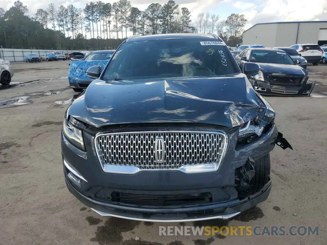 5 Photograph of a damaged car 5LMCJ2C93KUL52056 LINCOLN MKC 2019