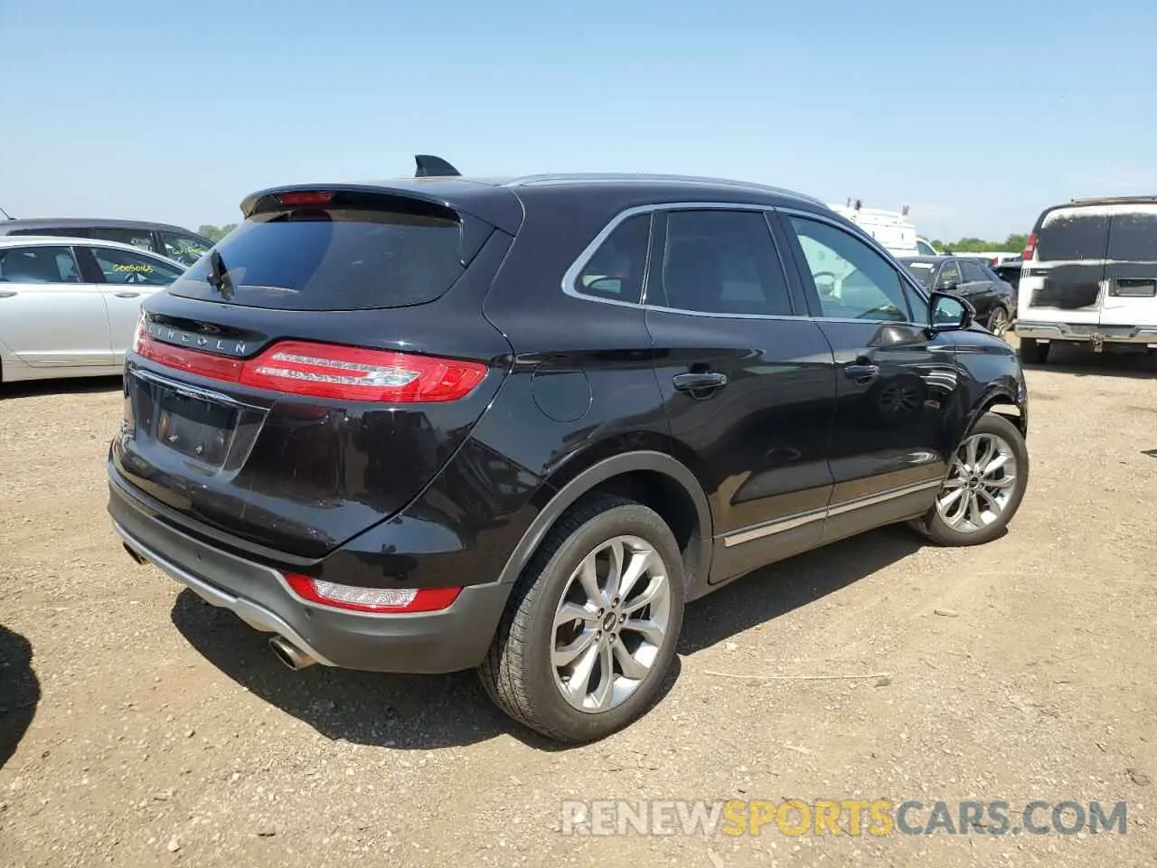 3 Photograph of a damaged car 5LMCJ2C94KUL03674 LINCOLN MKC 2019