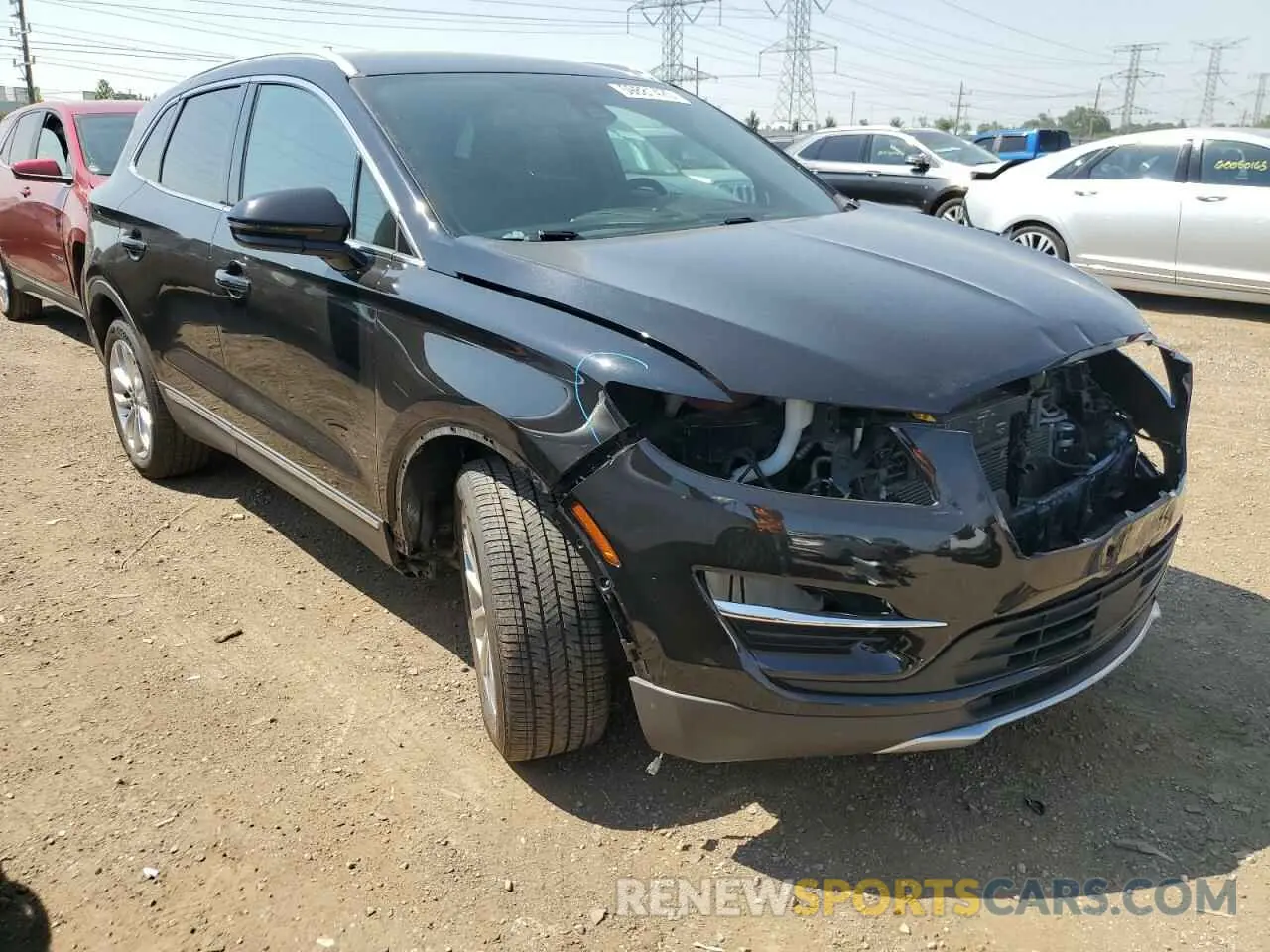 4 Photograph of a damaged car 5LMCJ2C94KUL03674 LINCOLN MKC 2019