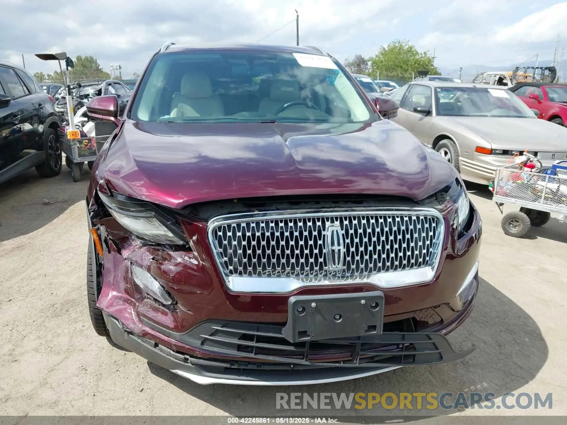 12 Photograph of a damaged car 5LMCJ2C95KUL22363 LINCOLN MKC 2019