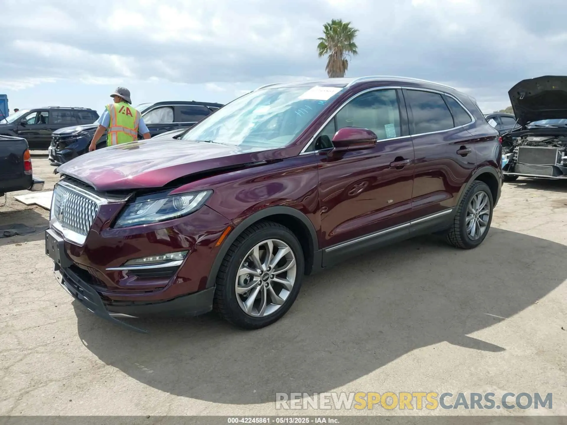 2 Photograph of a damaged car 5LMCJ2C95KUL22363 LINCOLN MKC 2019