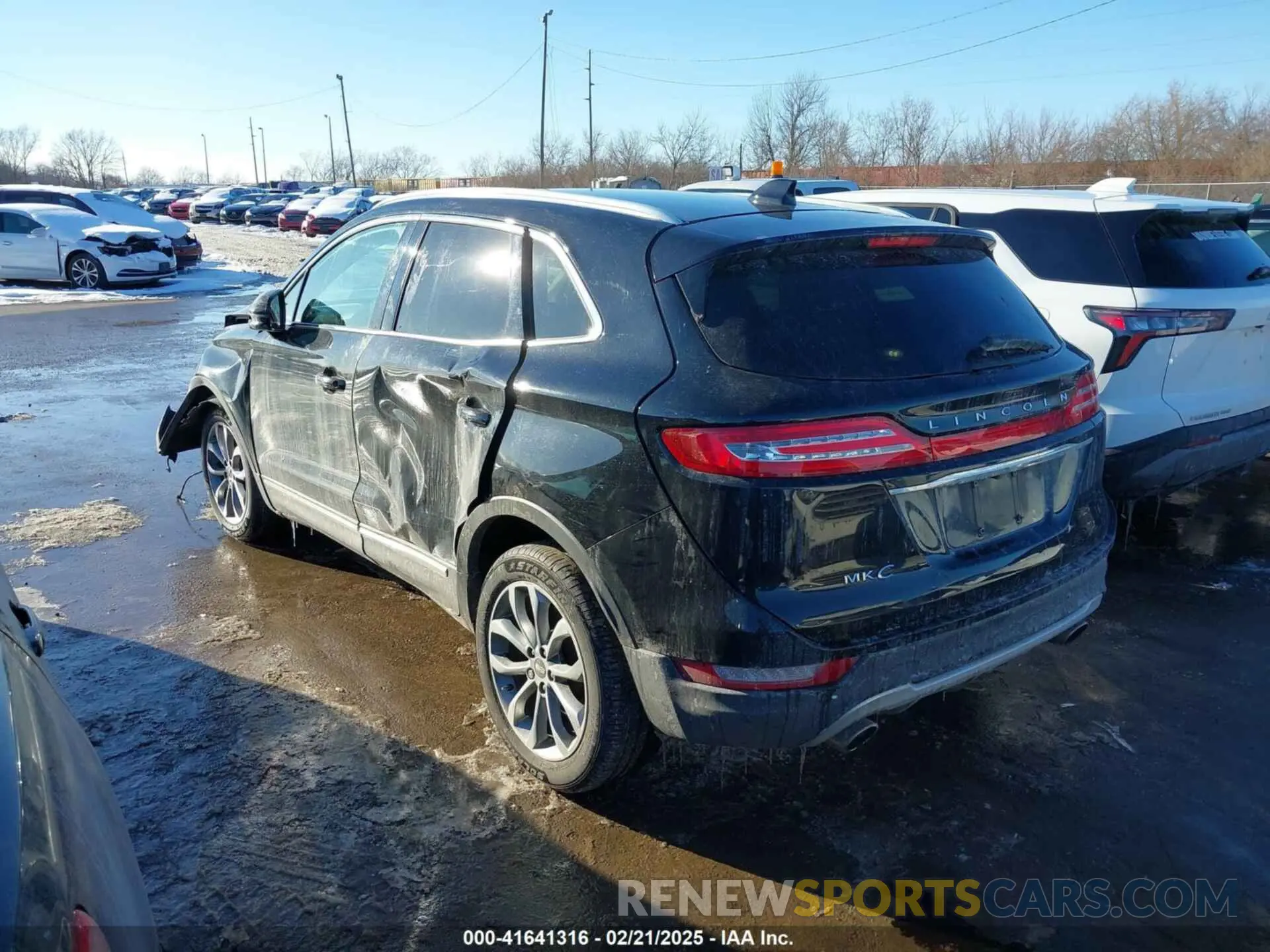 3 Фотография поврежденного автомобиля 5LMCJ2C99KUL17179 LINCOLN MKC 2019