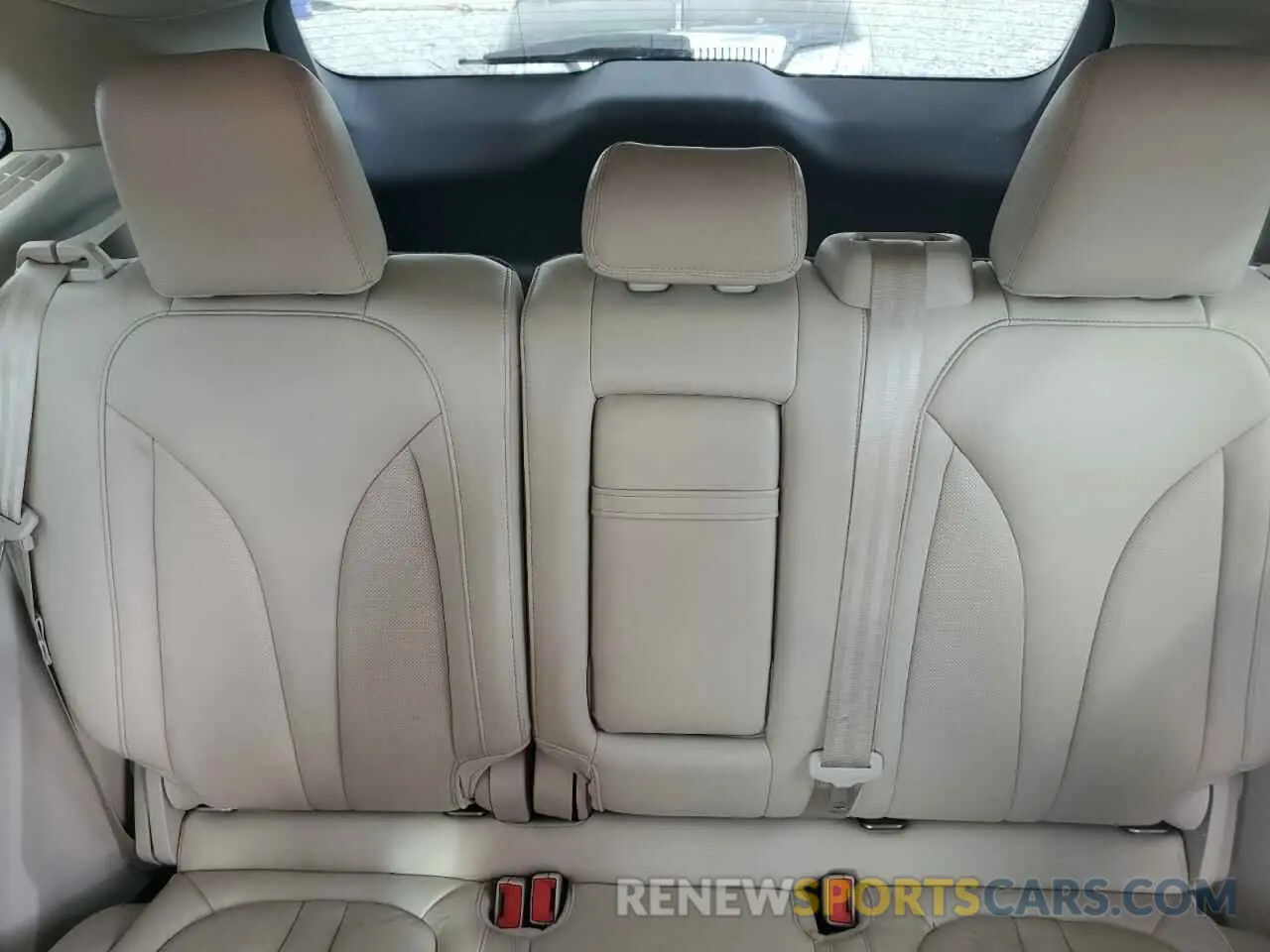 10 Photograph of a damaged car 5LMCJ2C99KUL18946 LINCOLN MKC 2019