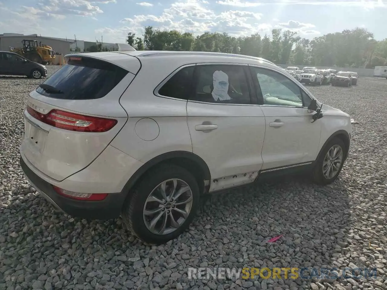 3 Photograph of a damaged car 5LMCJ2C99KUL18946 LINCOLN MKC 2019