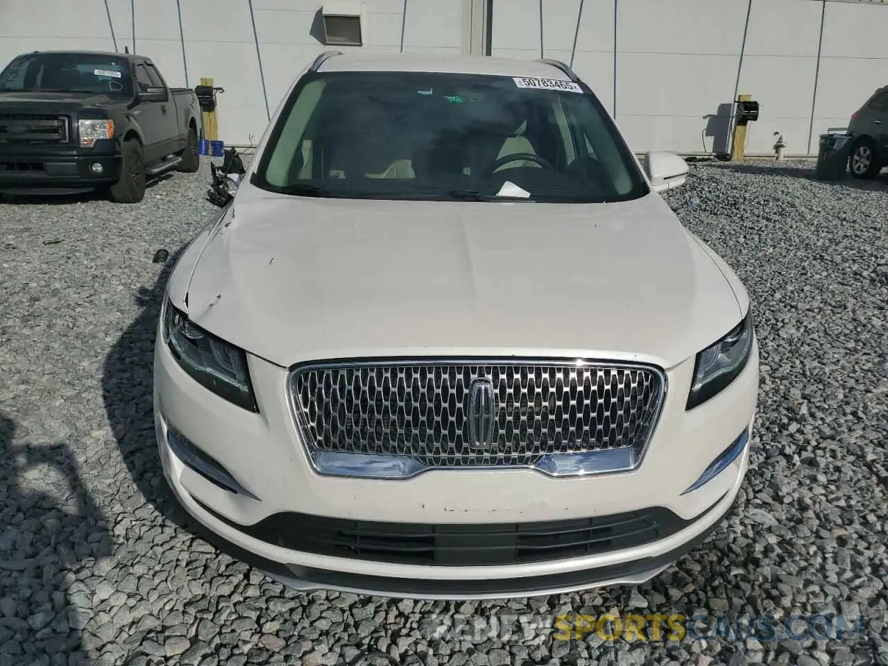 5 Photograph of a damaged car 5LMCJ2C99KUL18946 LINCOLN MKC 2019