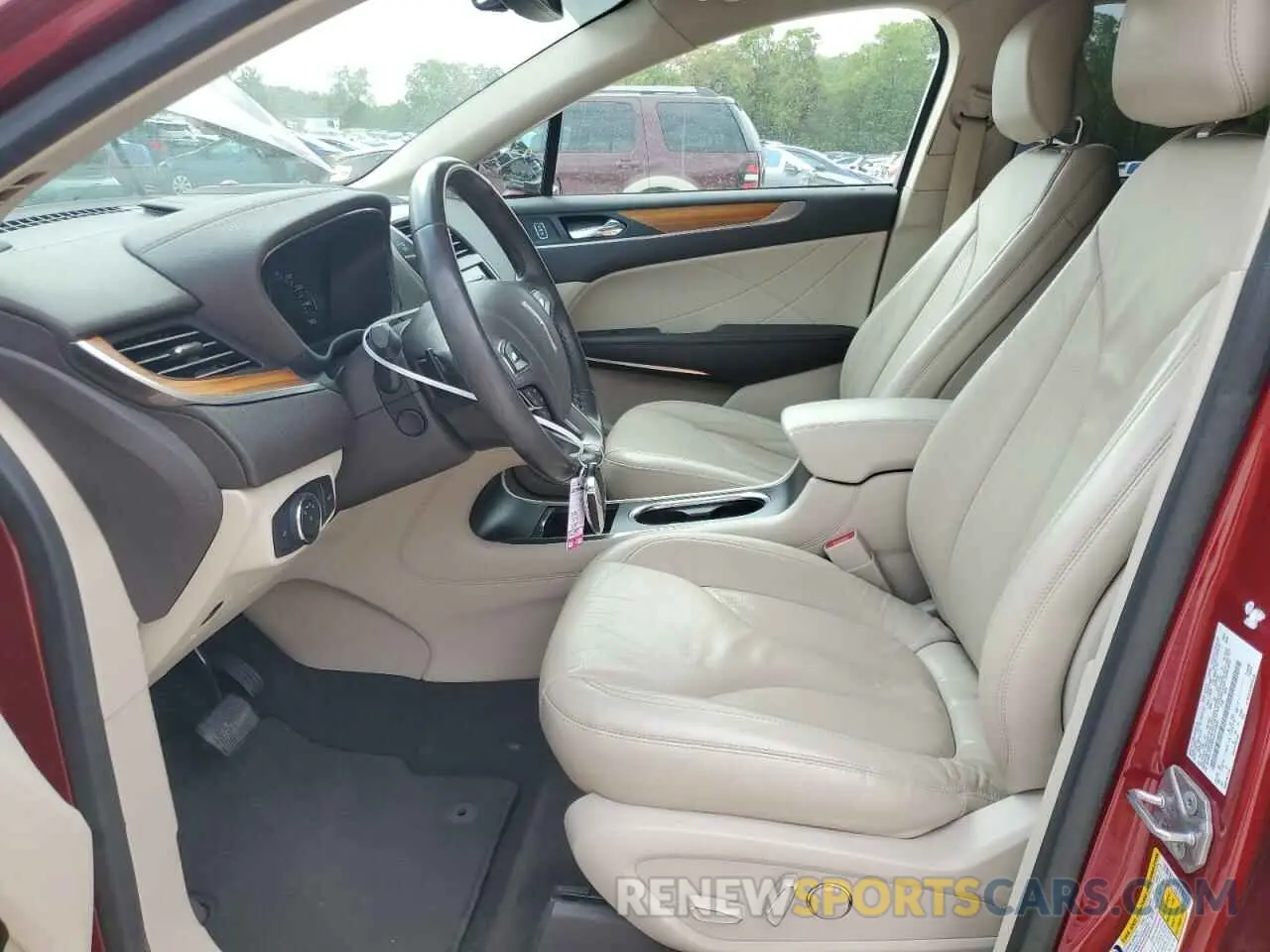 7 Фотография поврежденного автомобиля 5LMCJ2C9XKUL51955 LINCOLN MKC 2019