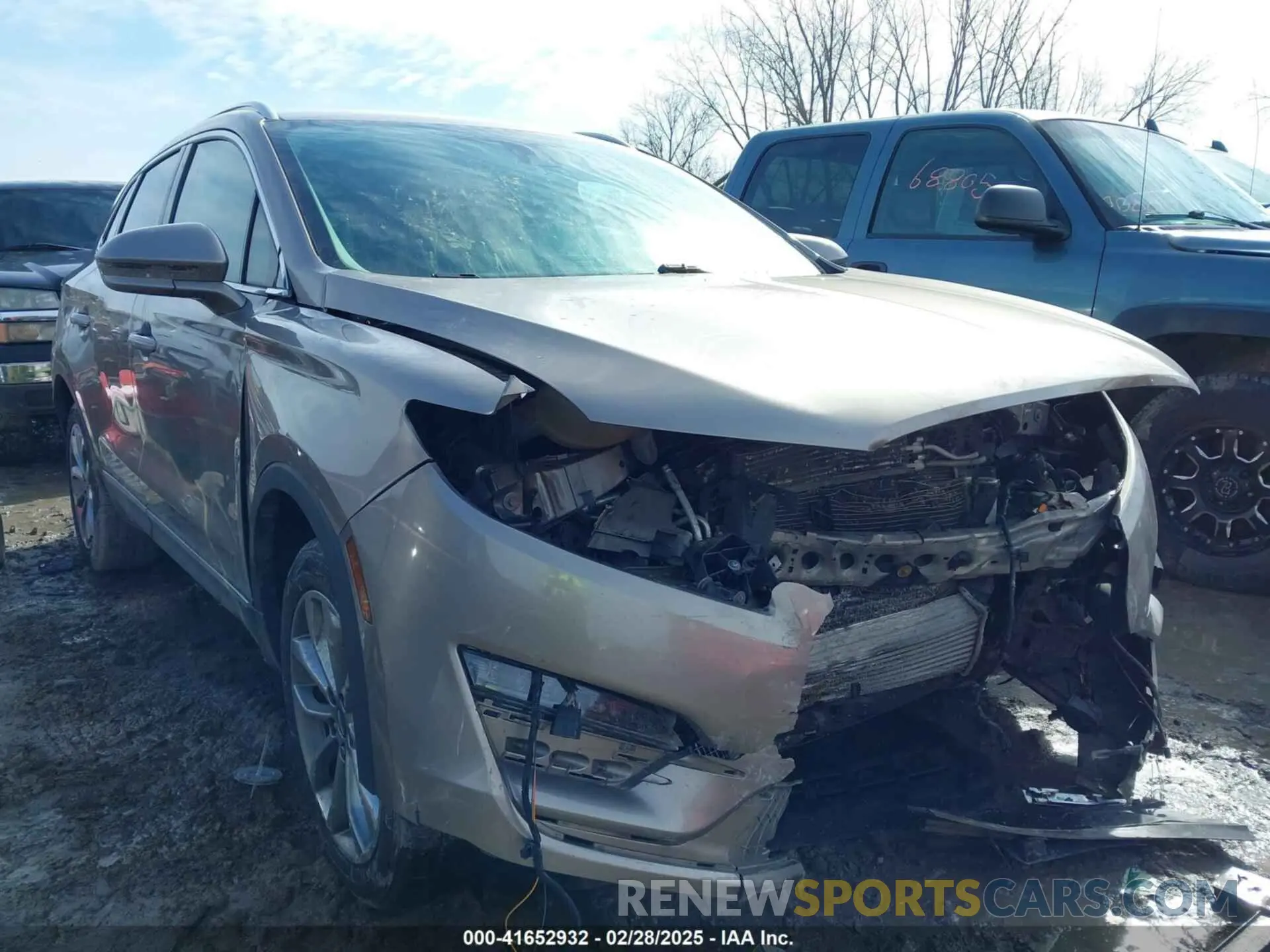 1 Photograph of a damaged car 5LMCJ2D92KUL12338 LINCOLN MKC 2019