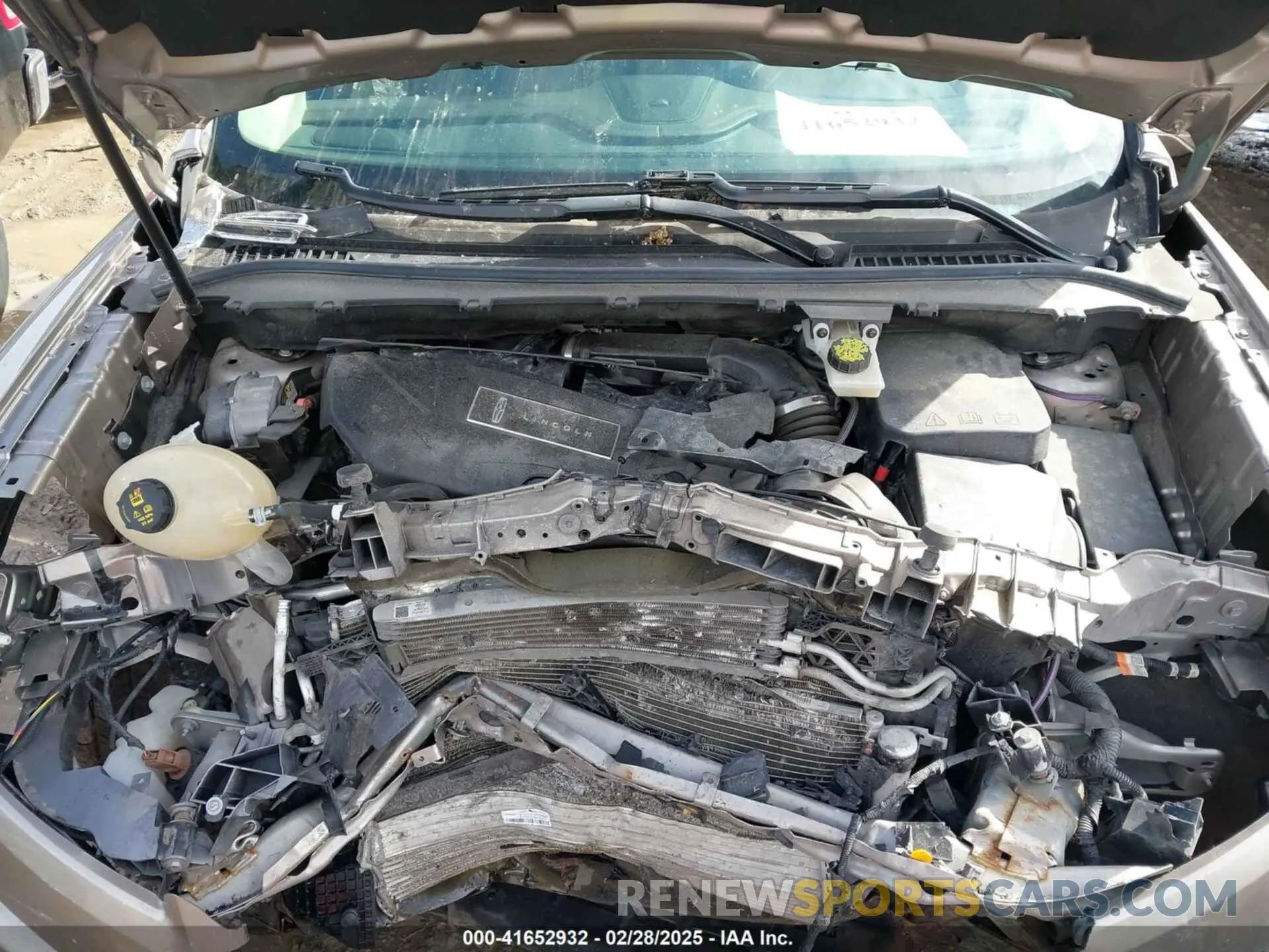 10 Photograph of a damaged car 5LMCJ2D92KUL12338 LINCOLN MKC 2019