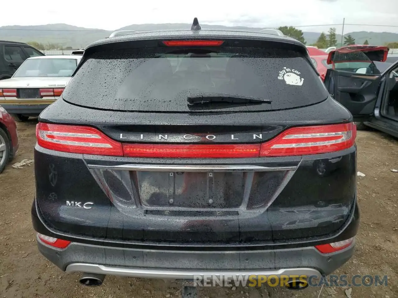6 Photograph of a damaged car 5LMCJ2D92KUL29608 LINCOLN MKC 2019