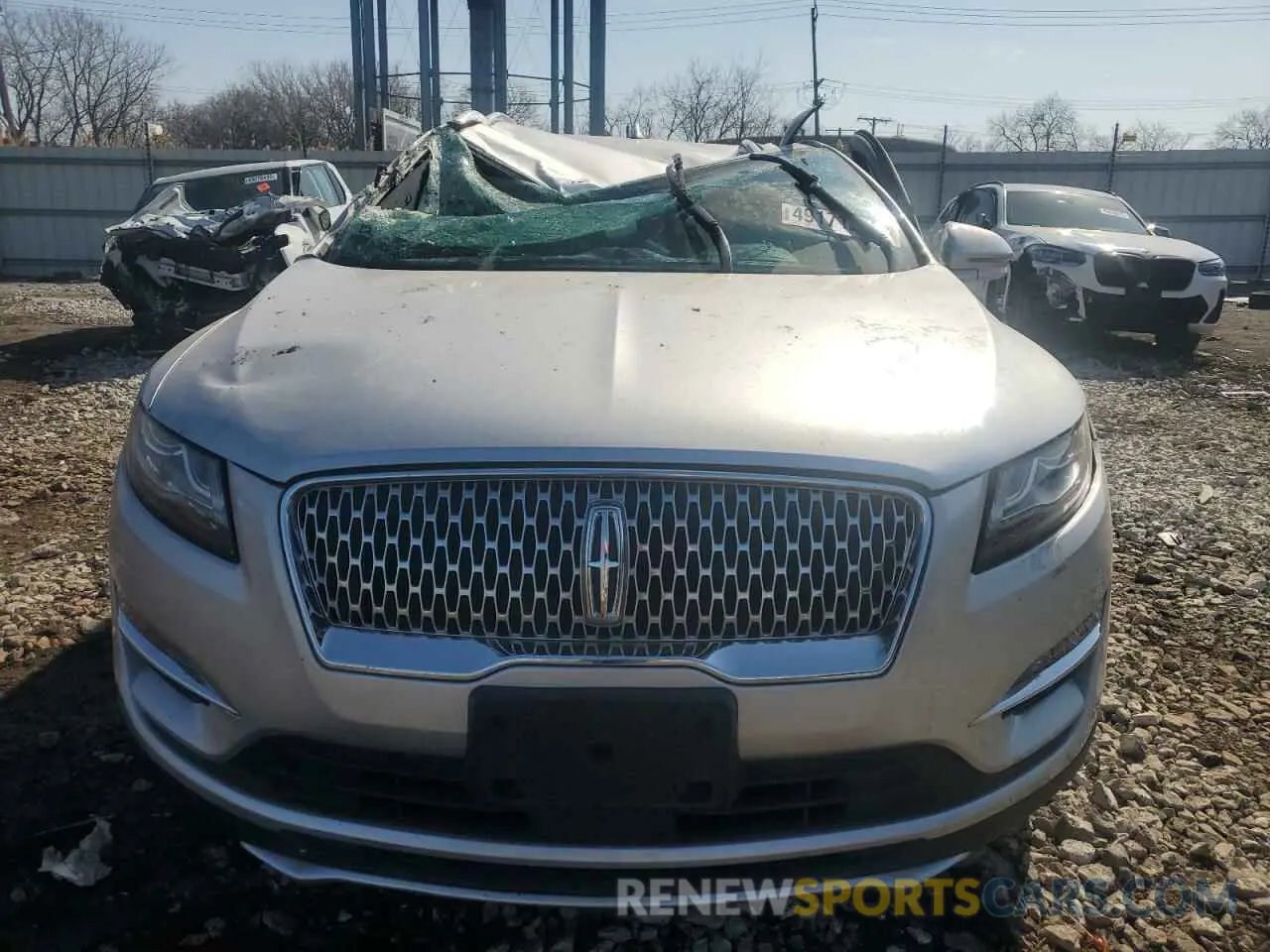 5 Photograph of a damaged car 5LMCJ2D93KUL03390 LINCOLN MKC 2019