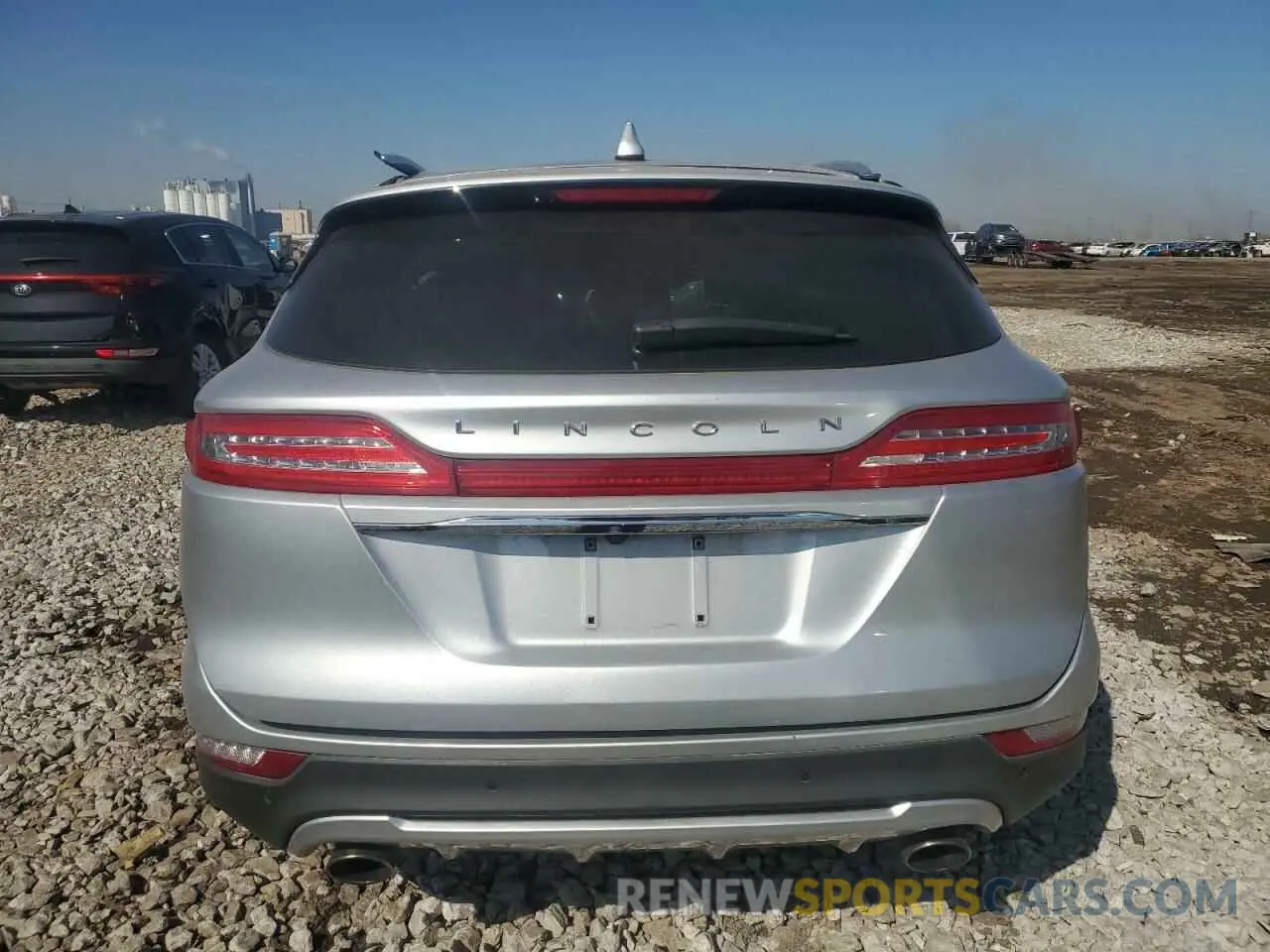 6 Photograph of a damaged car 5LMCJ2D93KUL03390 LINCOLN MKC 2019