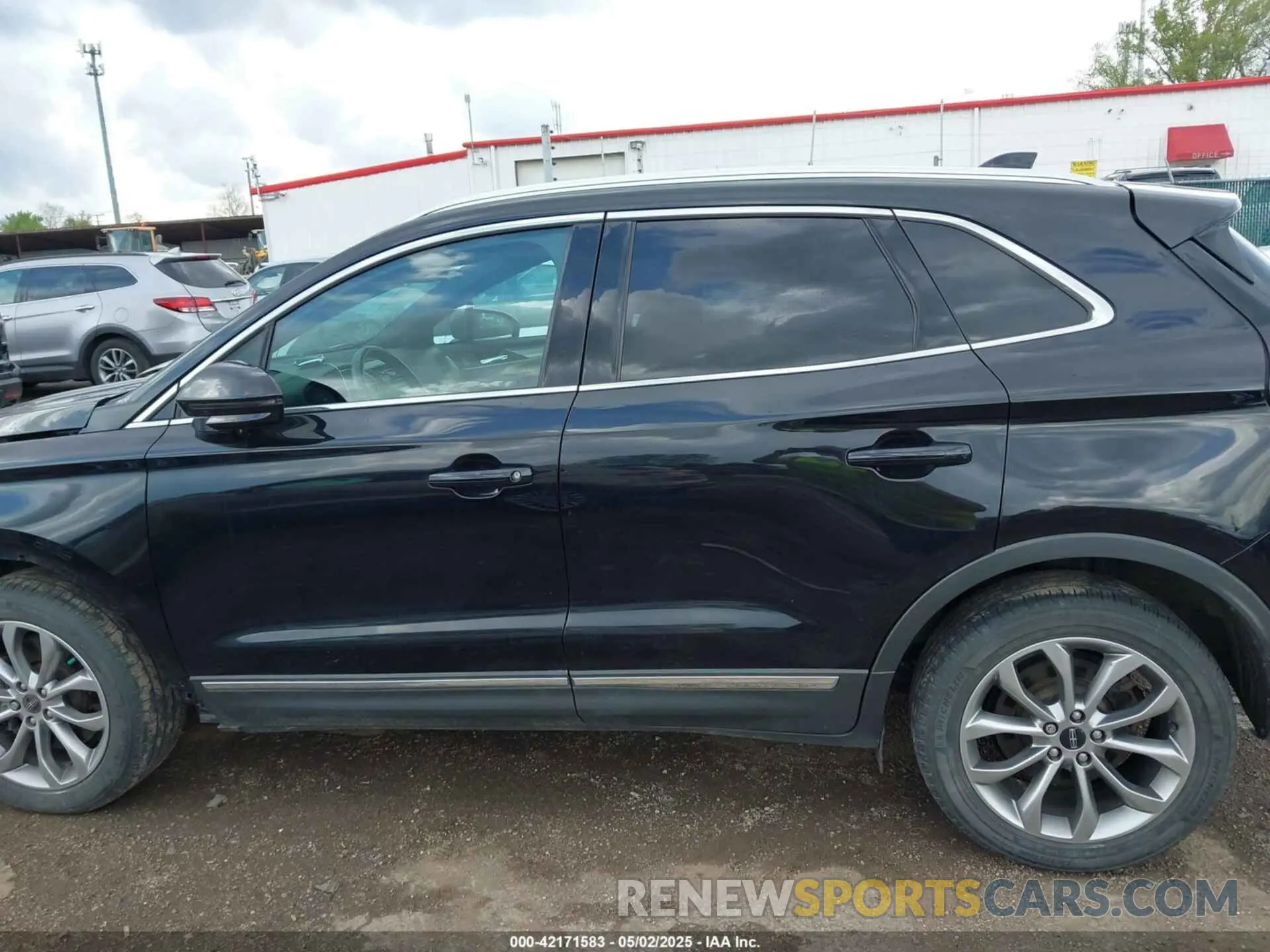 15 Фотография поврежденного автомобиля 5LMCJ2D94KUL12678 LINCOLN MKC 2019