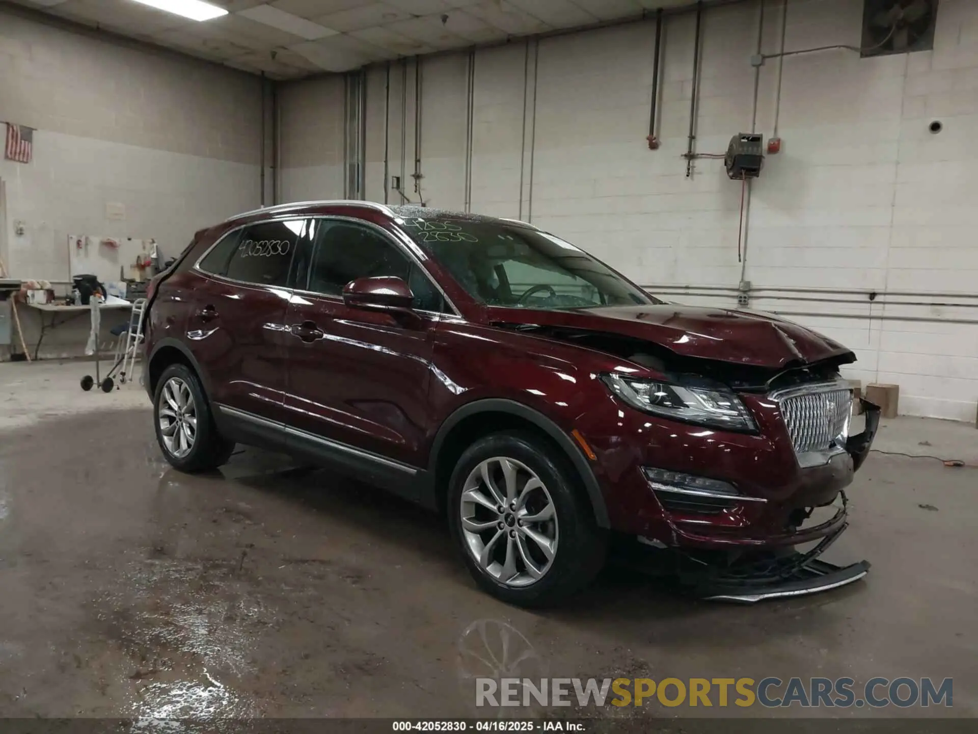1 Photograph of a damaged car 5LMCJ2D95KUL07473 LINCOLN MKC 2019