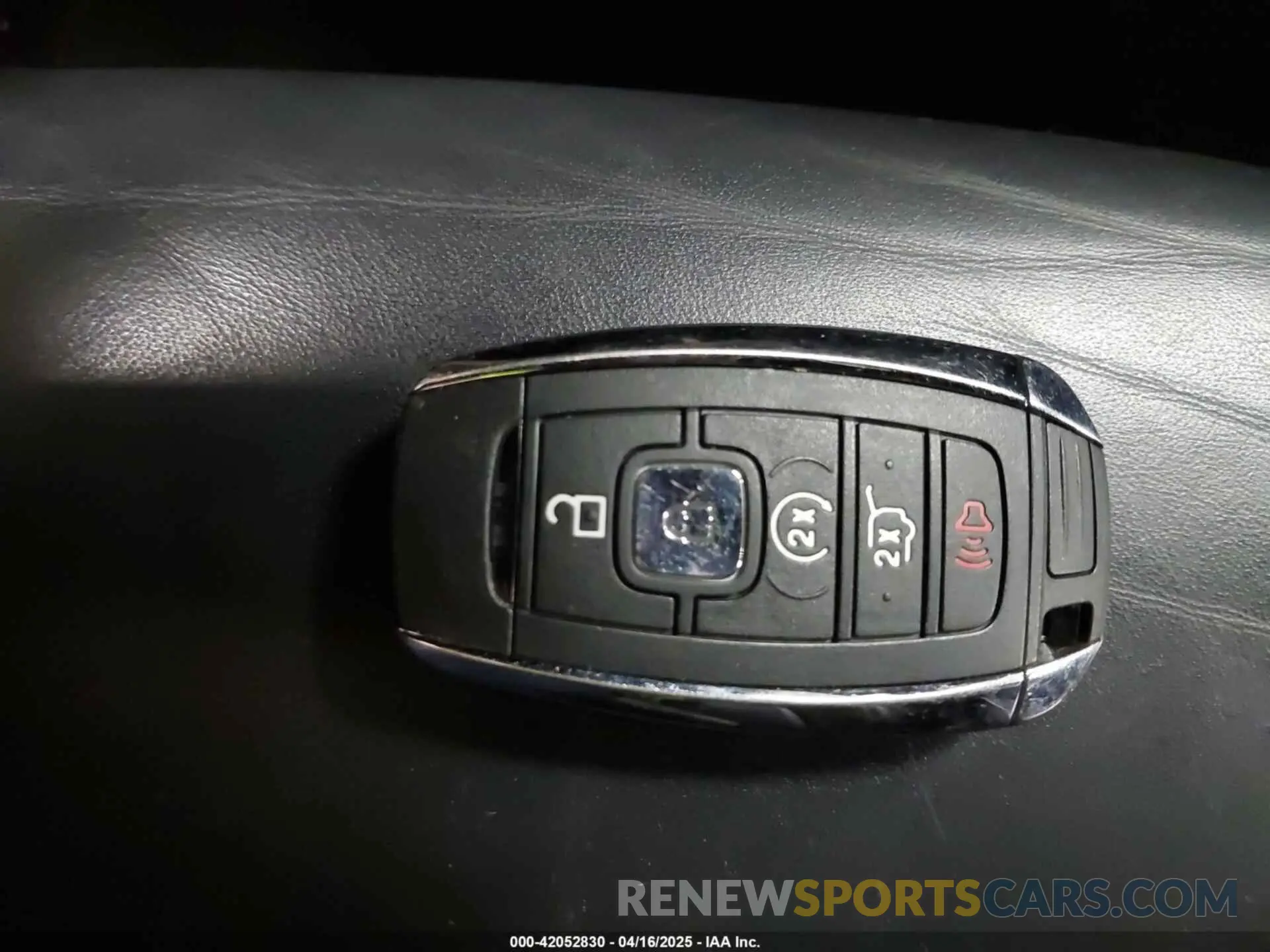 11 Photograph of a damaged car 5LMCJ2D95KUL07473 LINCOLN MKC 2019