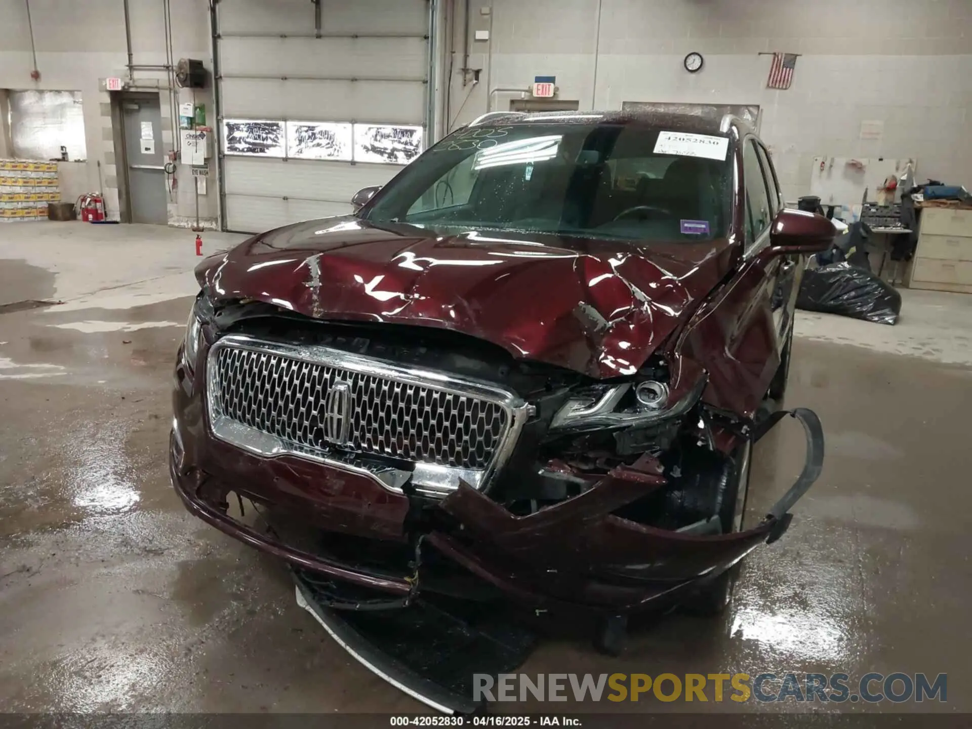 6 Photograph of a damaged car 5LMCJ2D95KUL07473 LINCOLN MKC 2019