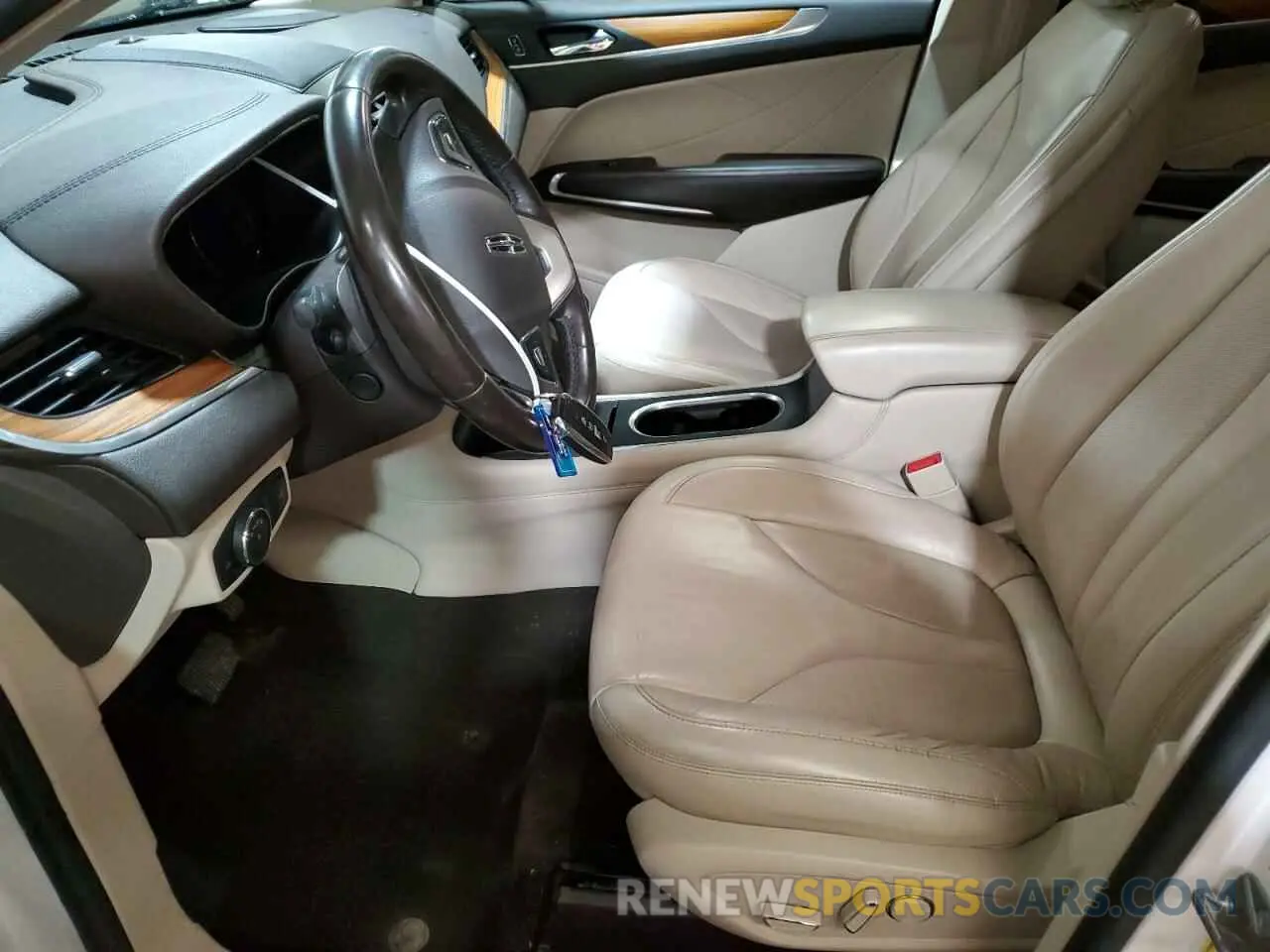 7 Photograph of a damaged car 5LMCJ2D9XKUL26052 LINCOLN MKC 2019