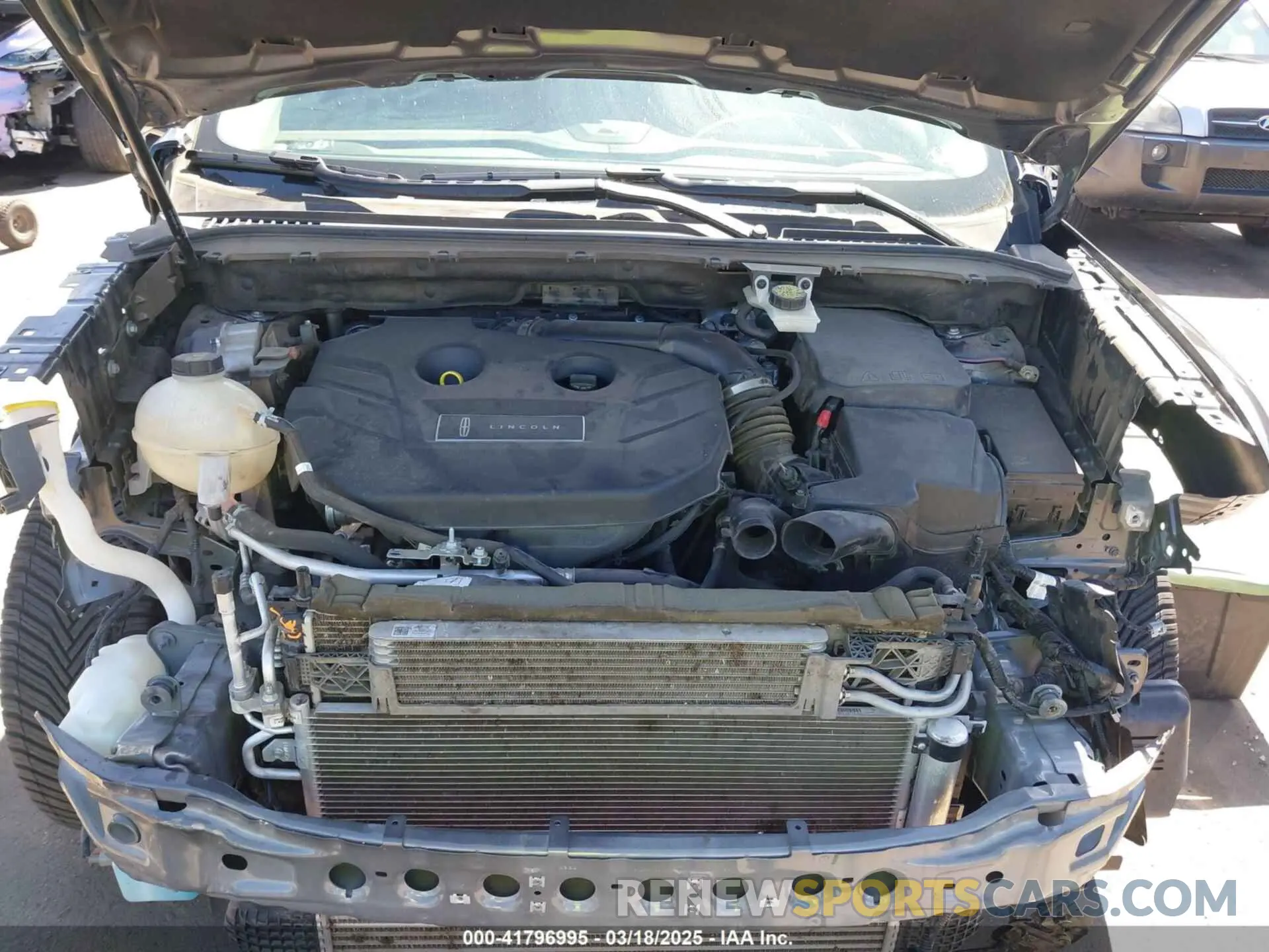 10 Photograph of a damaged car 5LMCJ3C90KUL23099 LINCOLN MKC 2019