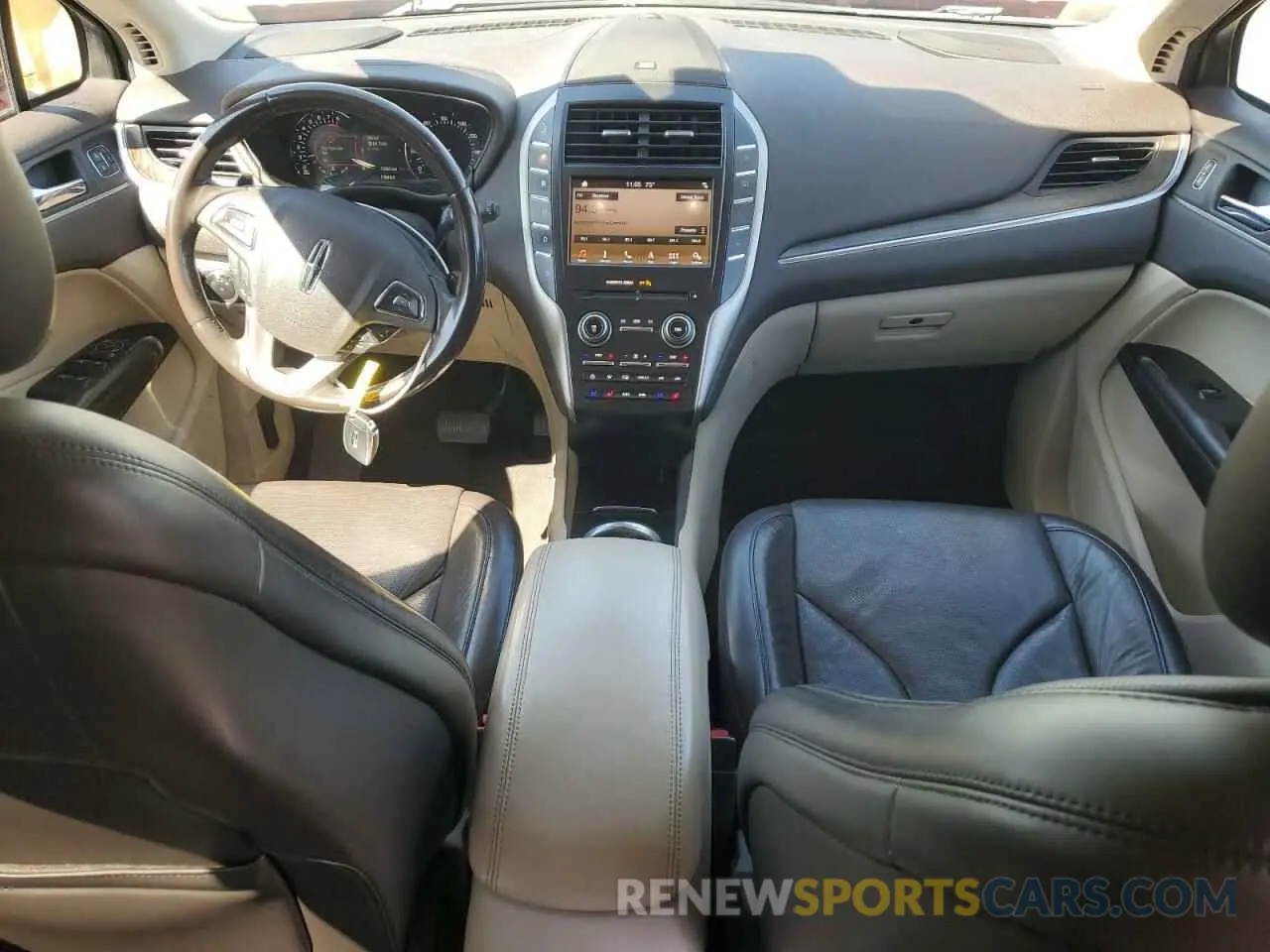 8 Фотография поврежденного автомобиля 5LMCJ3C91KUL43975 LINCOLN MKC 2019