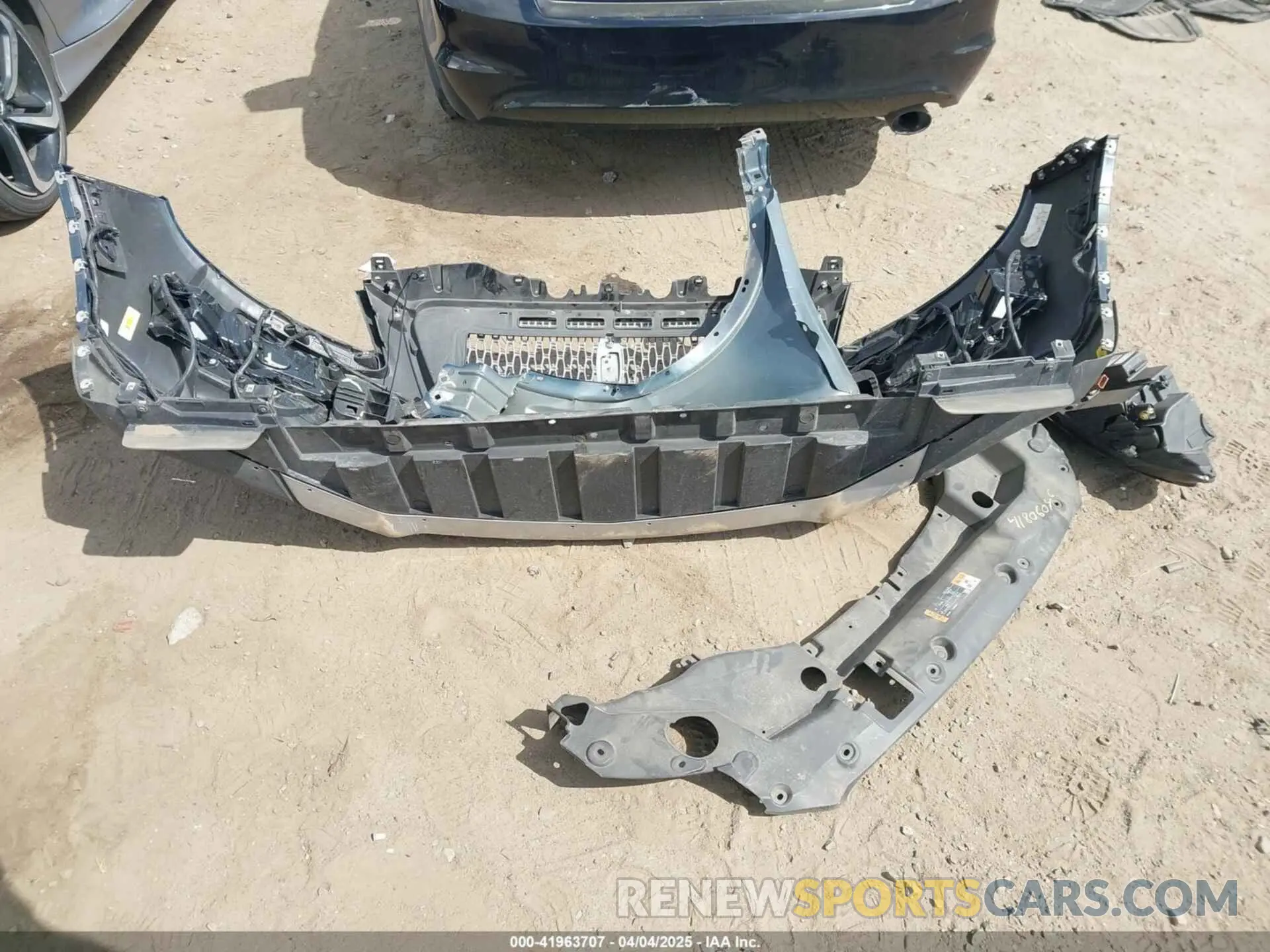 12 Photograph of a damaged car 5LMCJ3C94KUL22859 LINCOLN MKC 2019