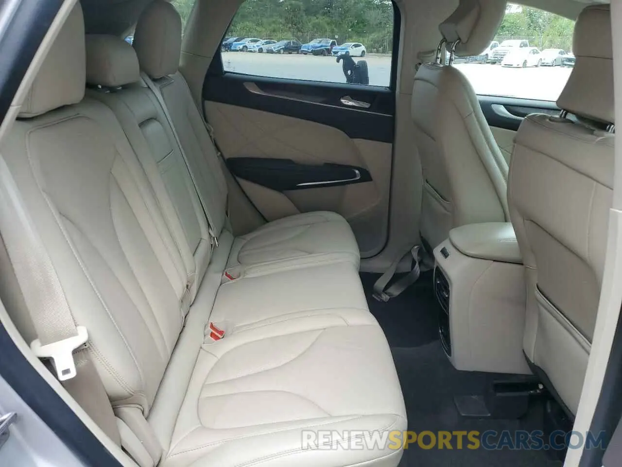 11 Photograph of a damaged car 5LMCJ3C97KUL46993 LINCOLN MKC 2019