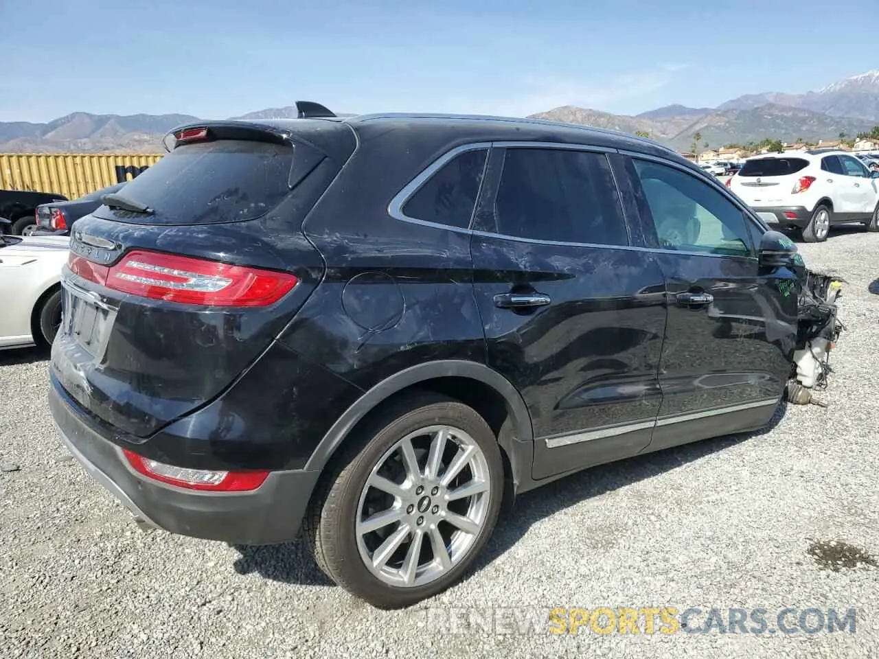 3 Фотография поврежденного автомобиля 5LMCJ3C98KUL22377 LINCOLN MKC 2019