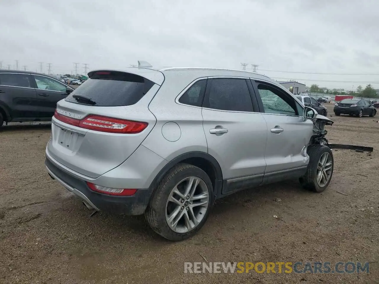 3 Photograph of a damaged car 5LMCJ3D95KUL22724 LINCOLN MKC 2019