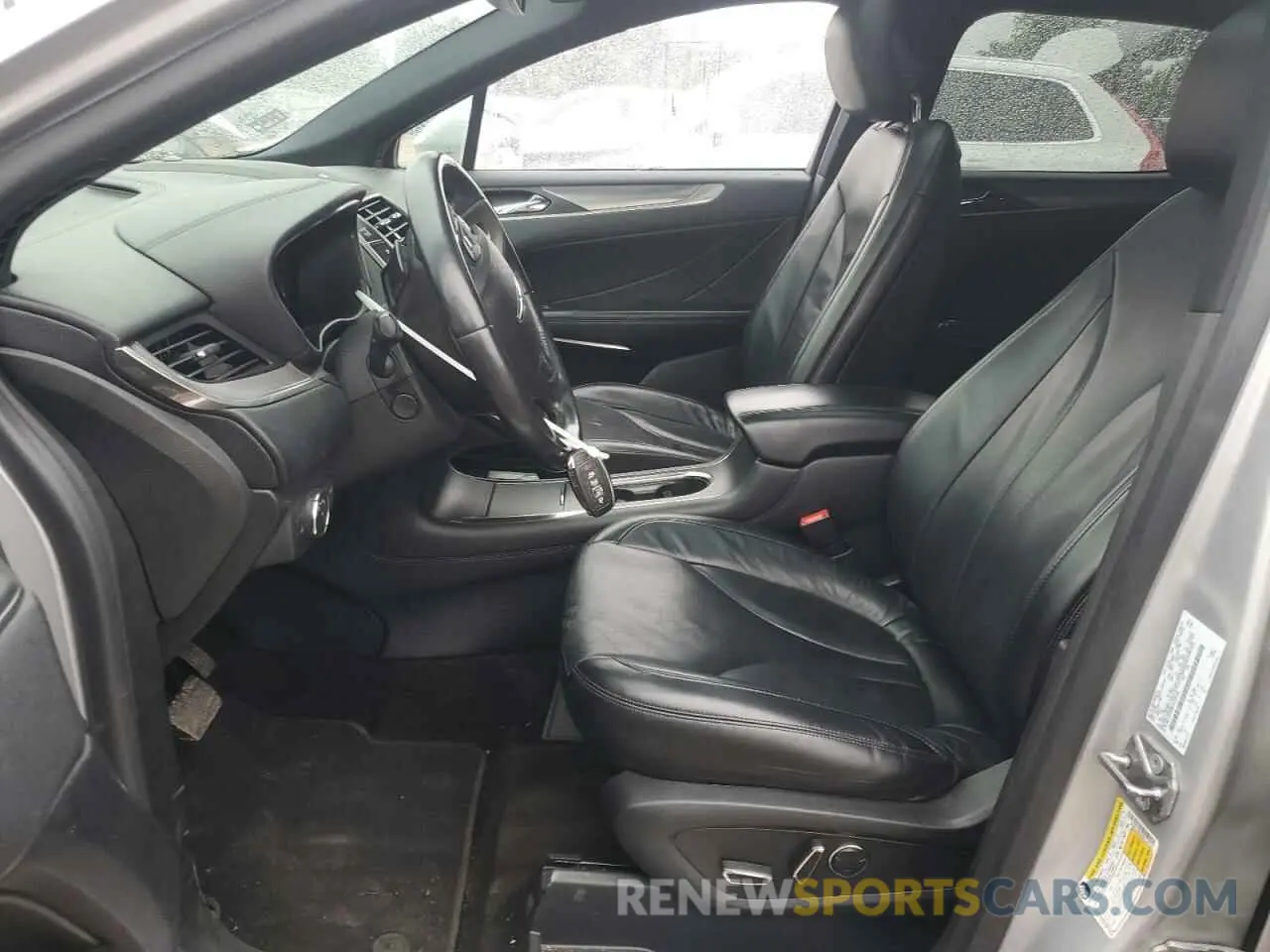 7 Photograph of a damaged car 5LMCJ3D95KUL22724 LINCOLN MKC 2019