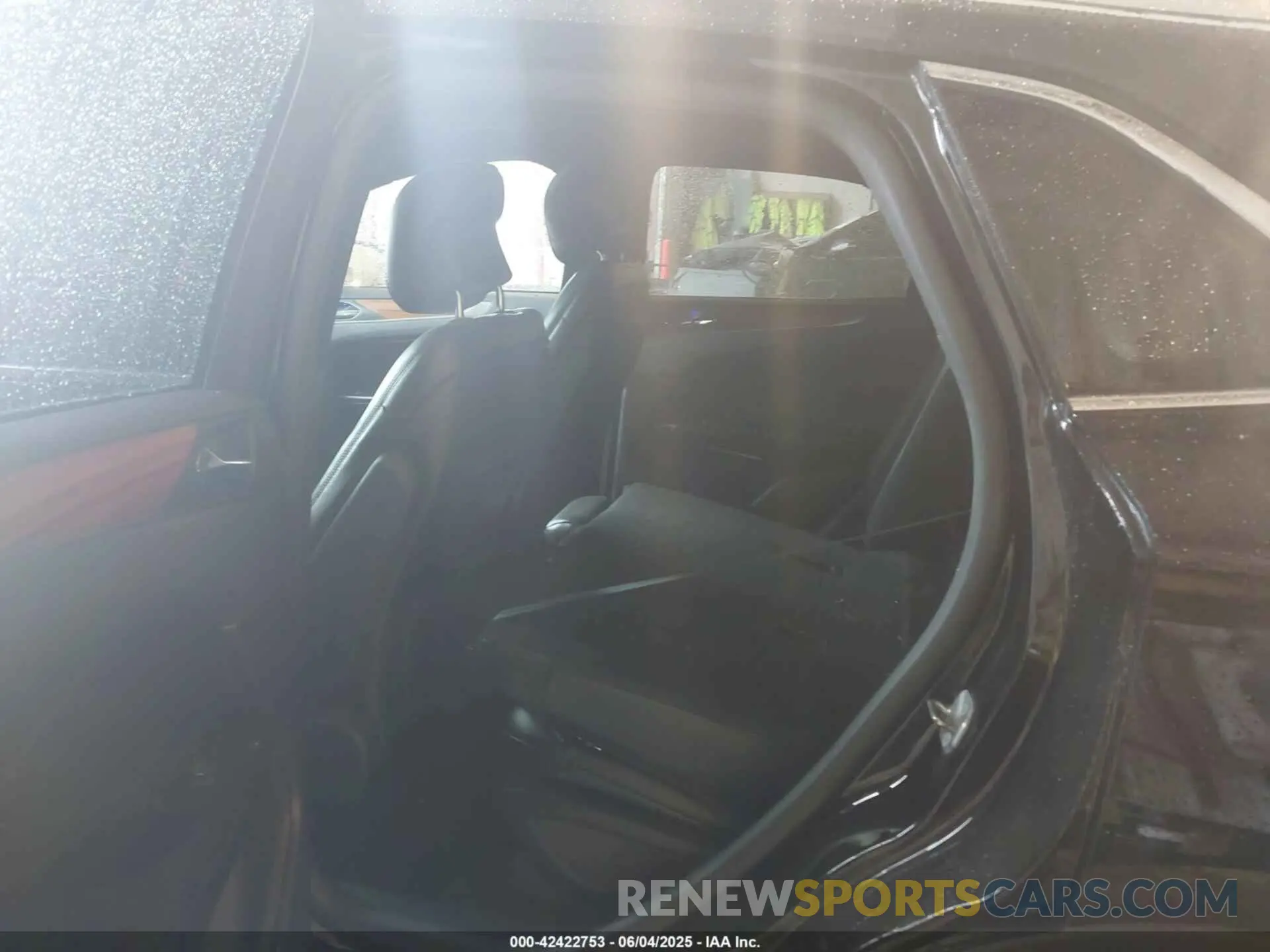 8 Photograph of a damaged car 5LMCJ3D98KUL17162 LINCOLN MKC 2019