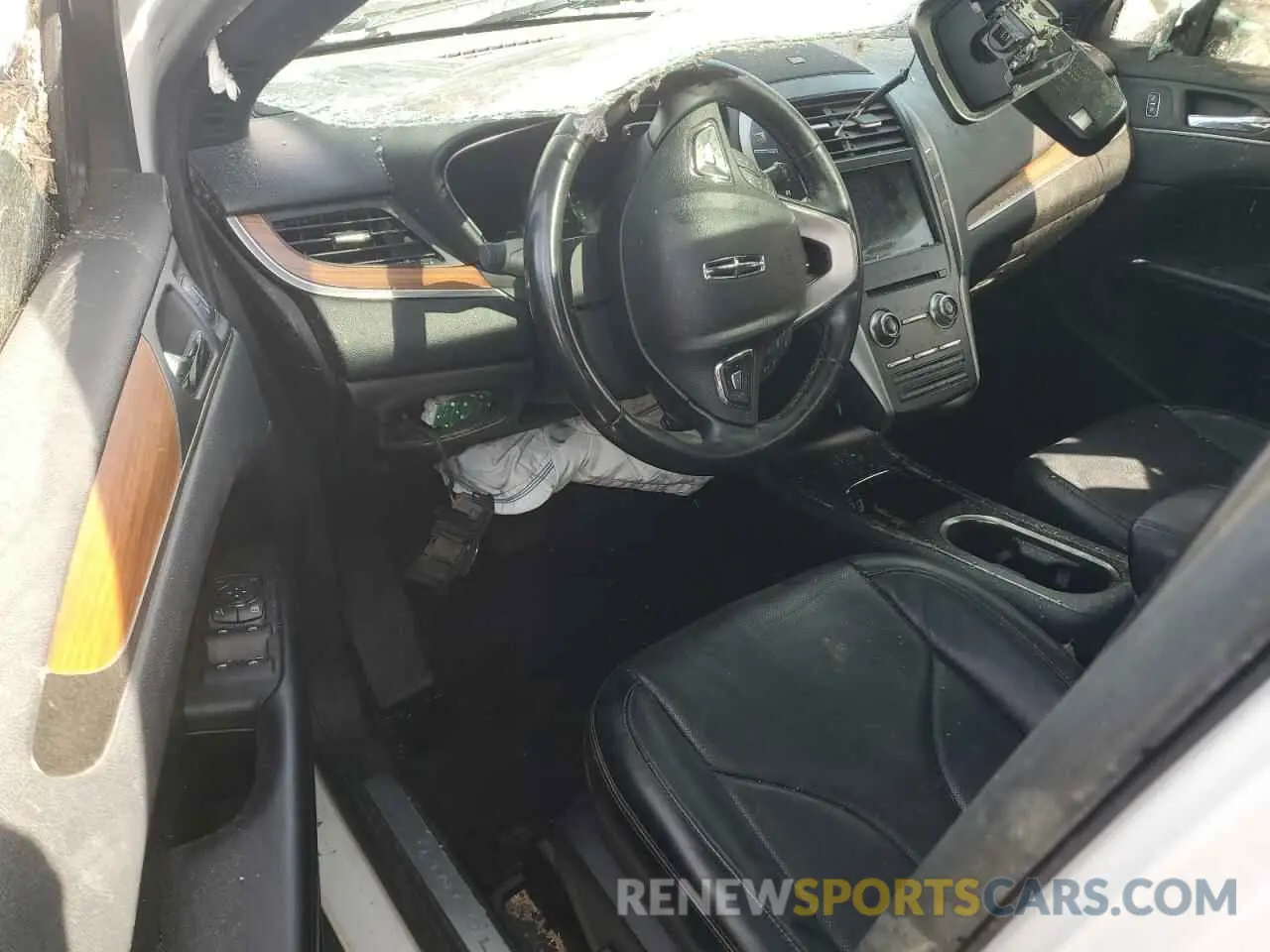 8 Фотография поврежденного автомобиля 5LMCJ3D99KUL17302 LINCOLN MKC 2019