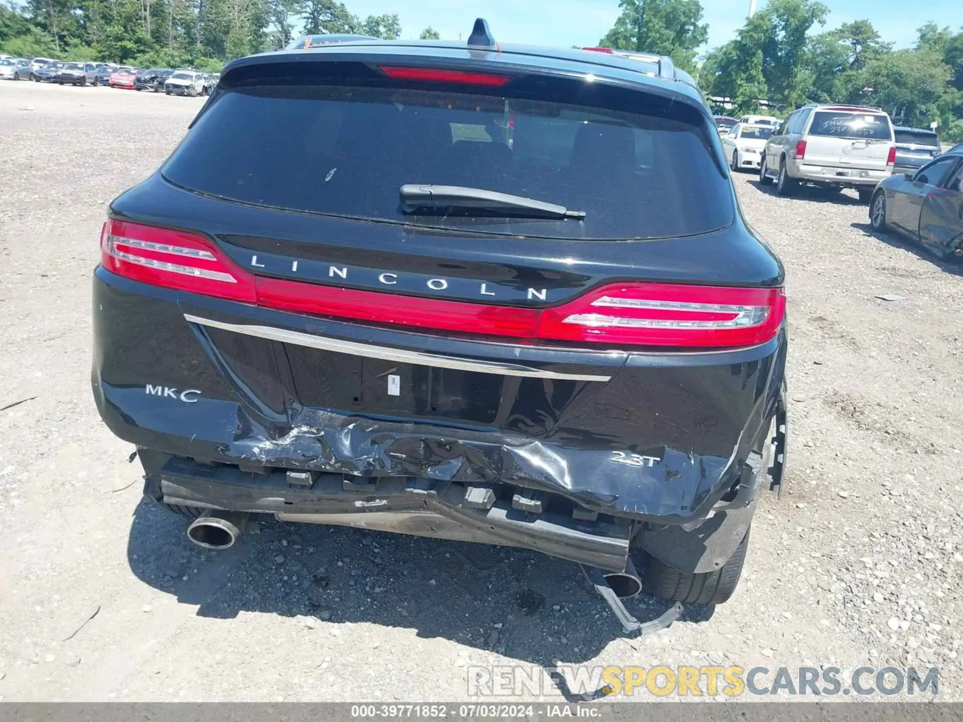 16 Photograph of a damaged car 5LMTJ3DH1KUL09136 LINCOLN MKC 2019