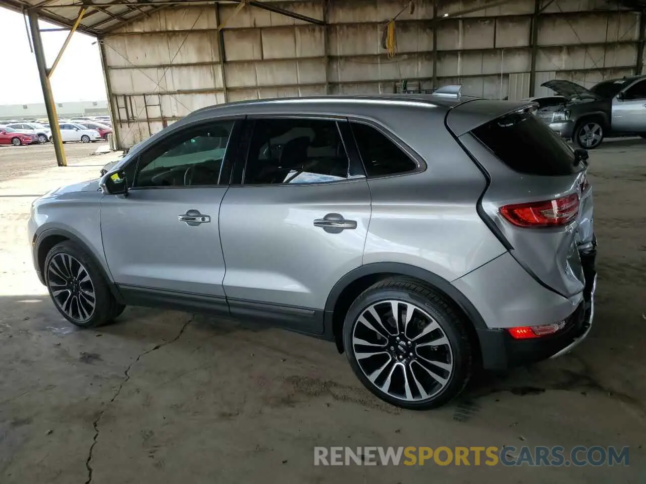 2 Photograph of a damaged car 5LMTJ3DH4KUL37593 LINCOLN MKC 2019